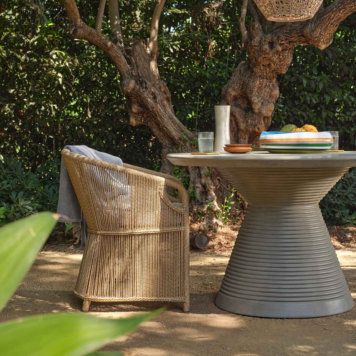 Arley Dining Table - Image 2