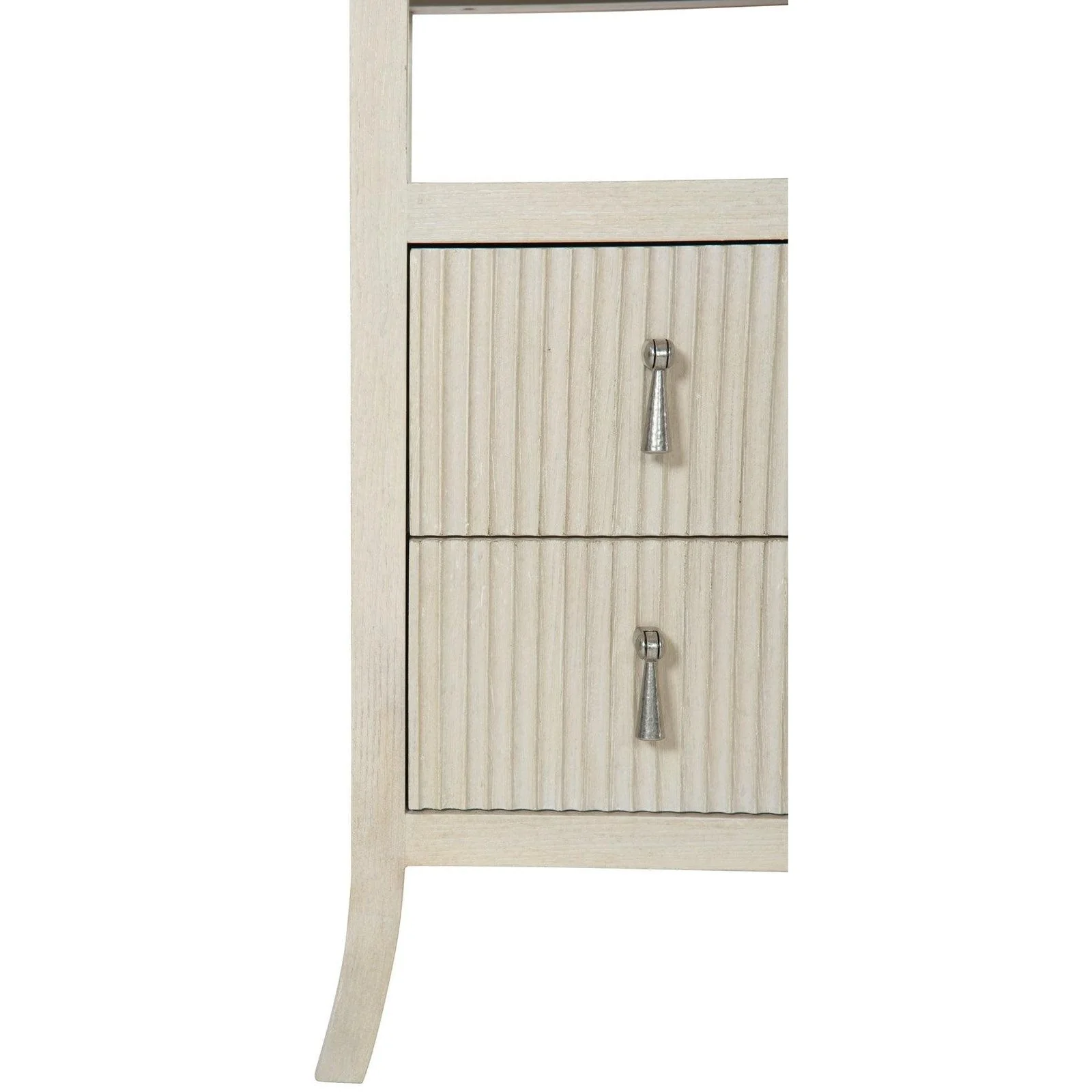 Bernhardt East Hampton Bachelor's Chest - Image 4