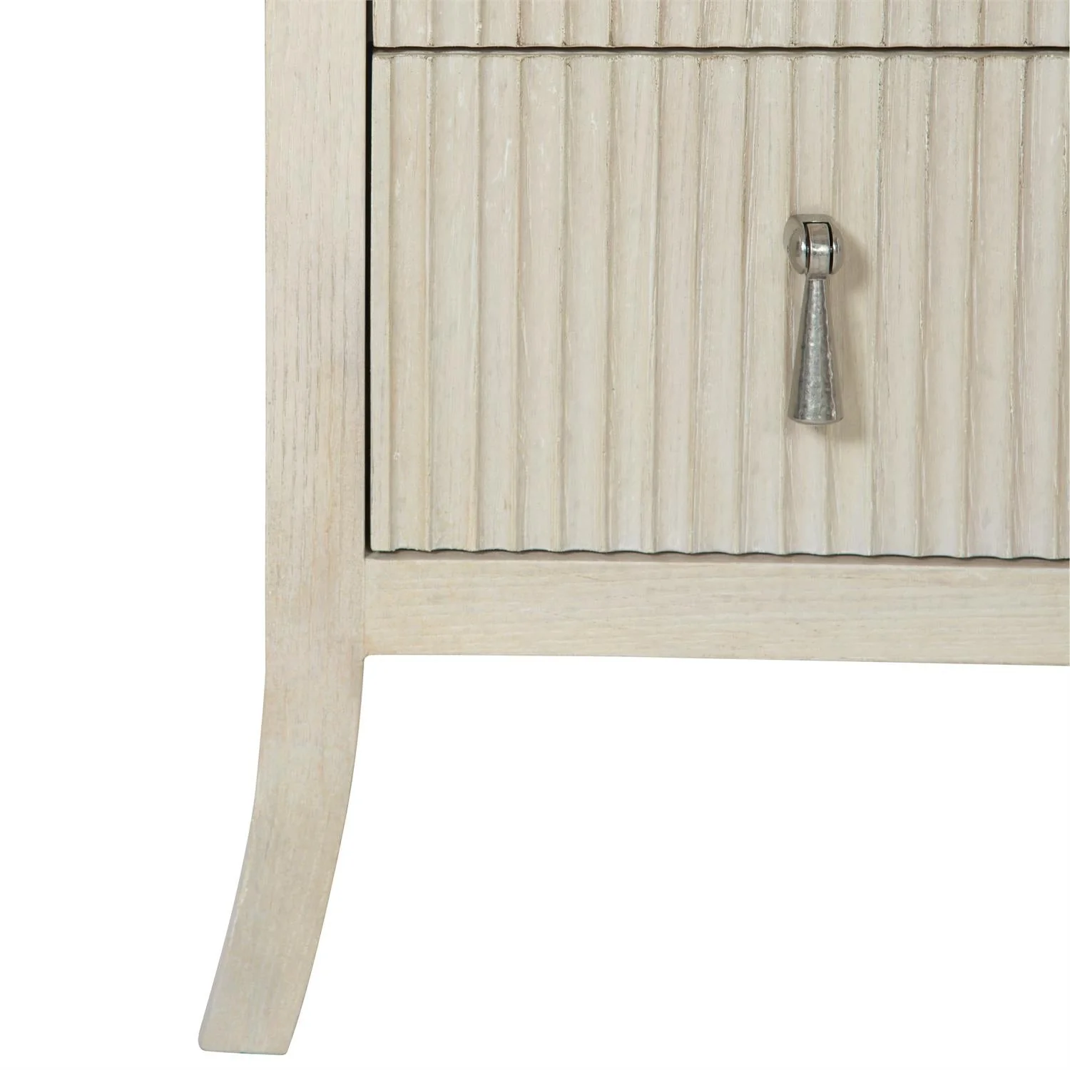Bernhardt East Hampton Bachelor's Chest - Image 5