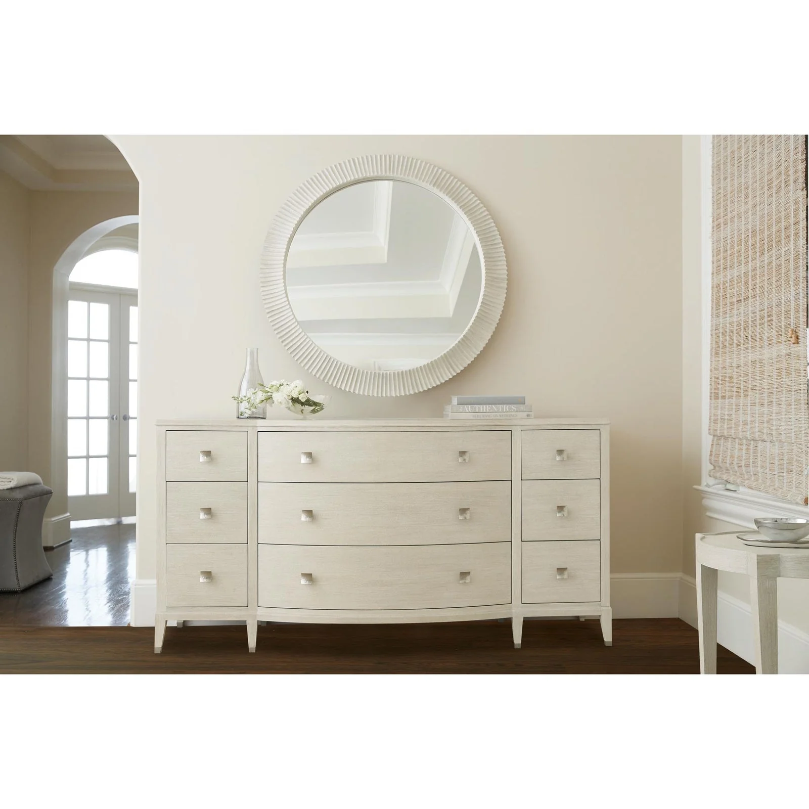 Bernhardt East Hampton End Table - Image 4