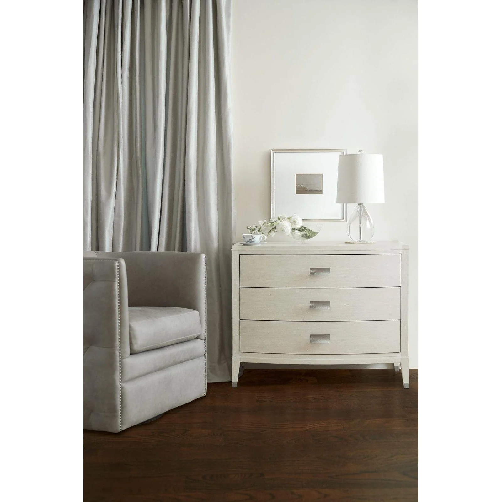 Bernhardt East Hampton Nightstand Y10 - Image 3