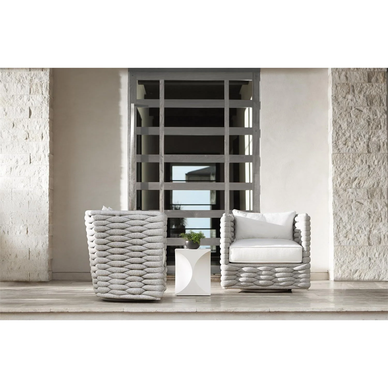 Bernhardt Exteriors Millim Bunching Table Y35 - Image 2