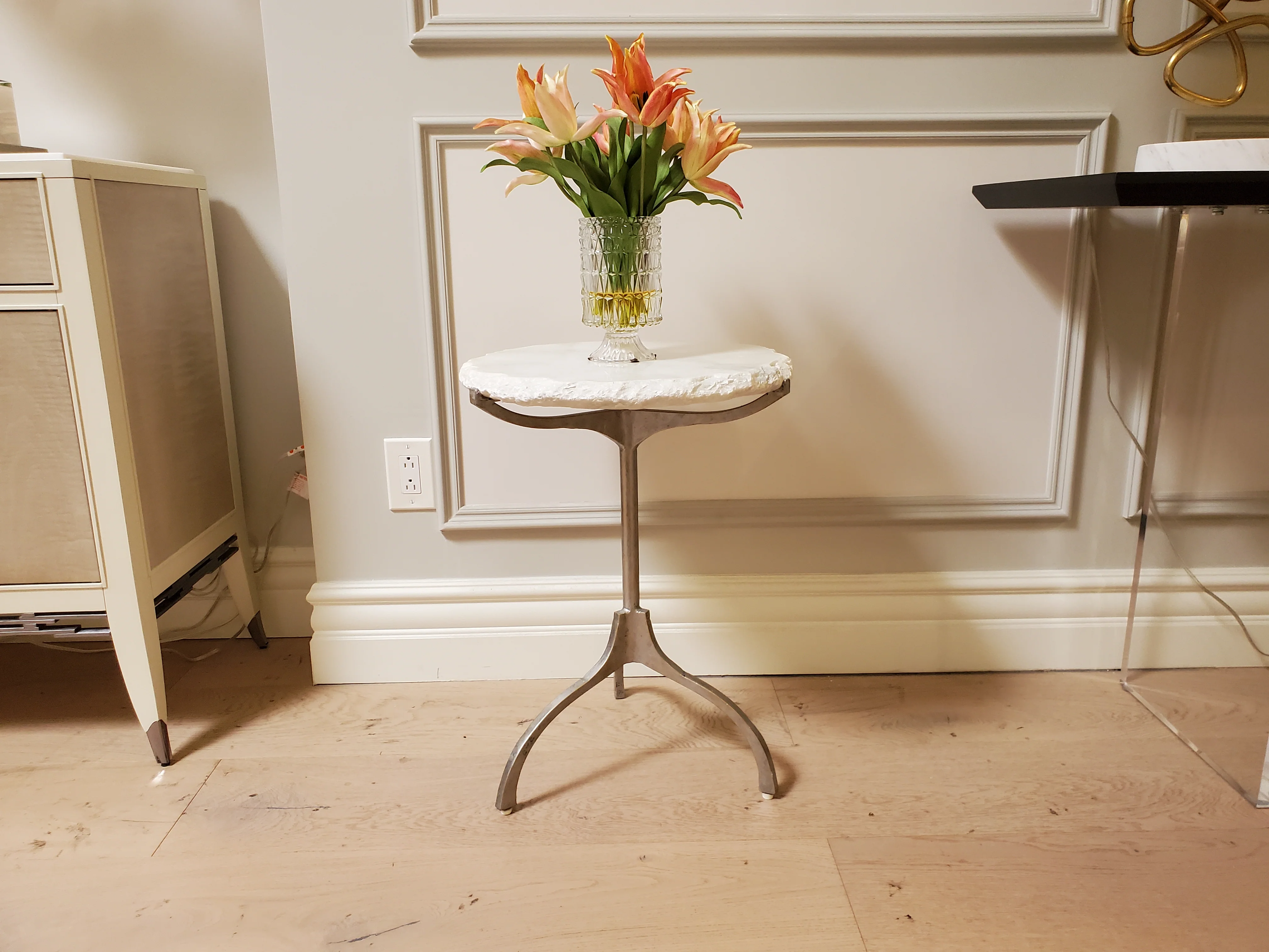Bernhardt Hadera Accent Table Floor Sample - Image 3