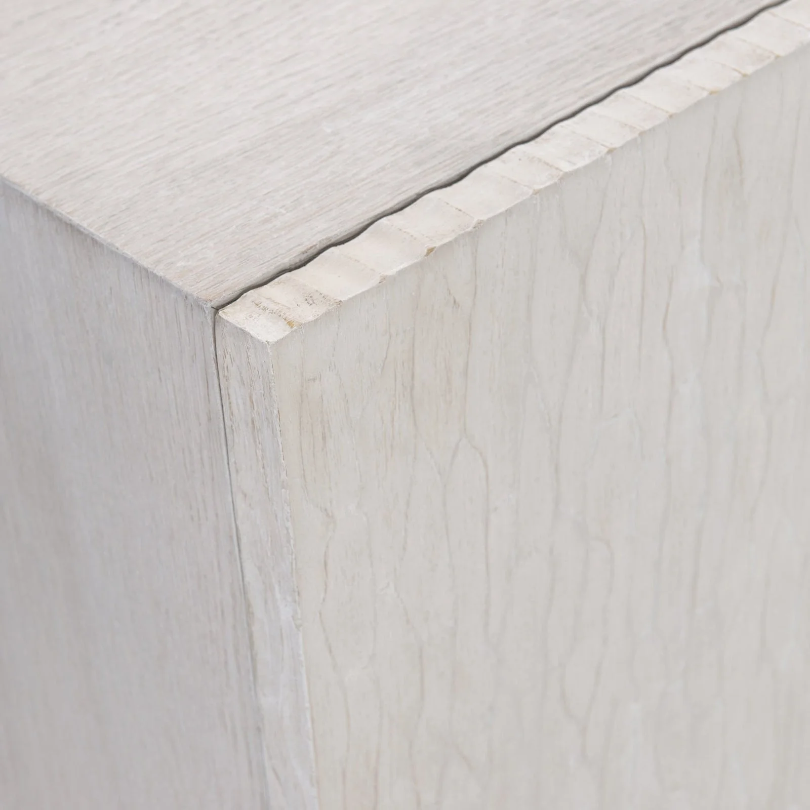 Bernhardt Solaria Entertainment 5 Door Credenza - Image 7
