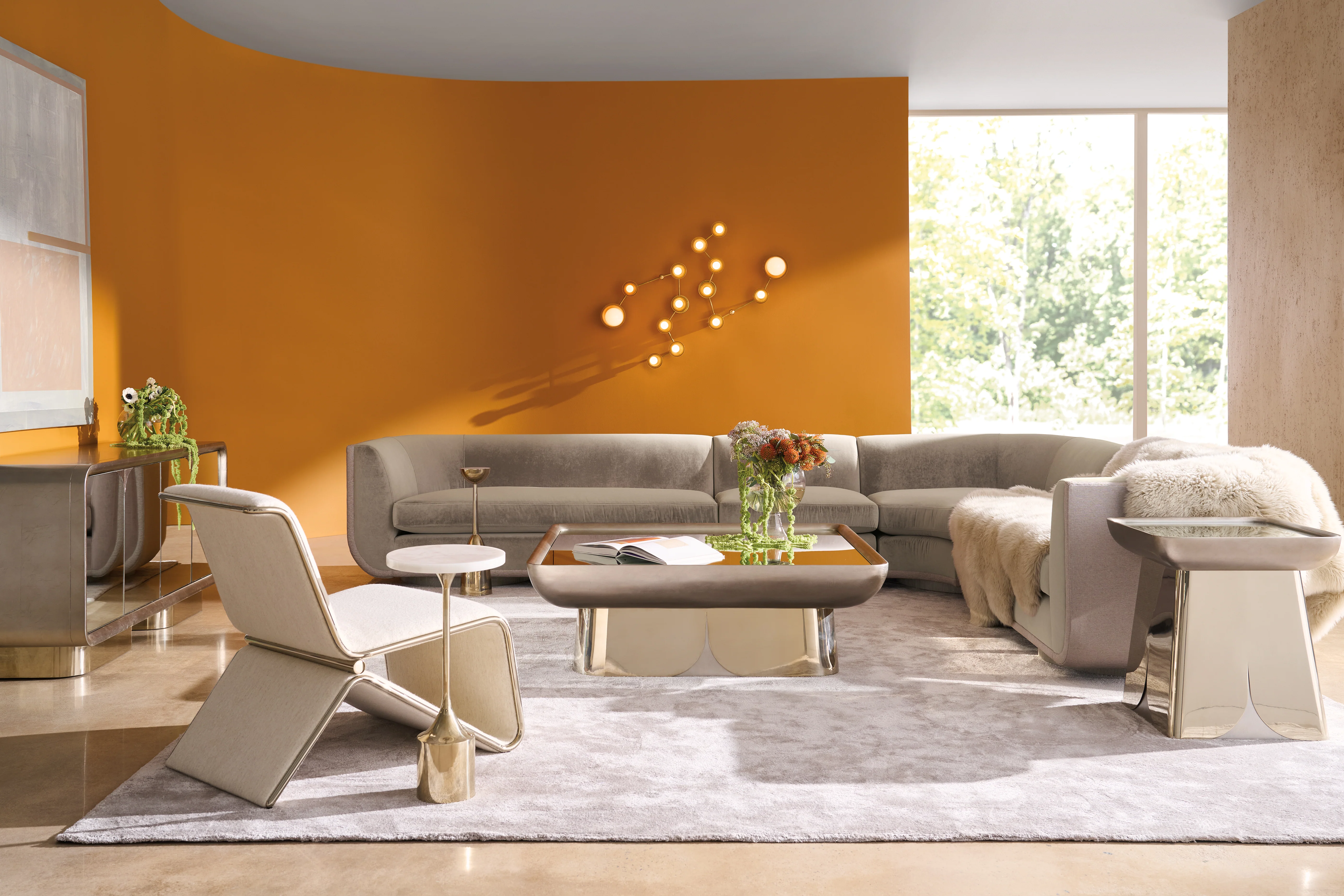Caracole Classic Beta End Table - Image 4