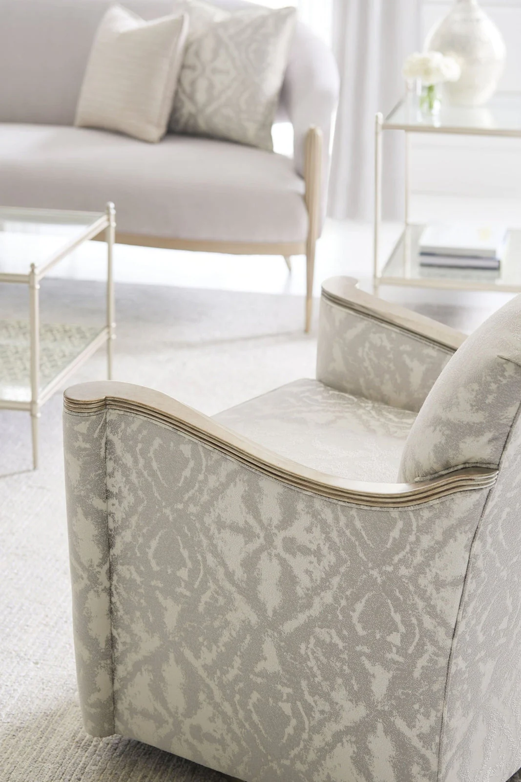 Caracole Classic Perfectly Adaptable End Table Clearance - Image 5