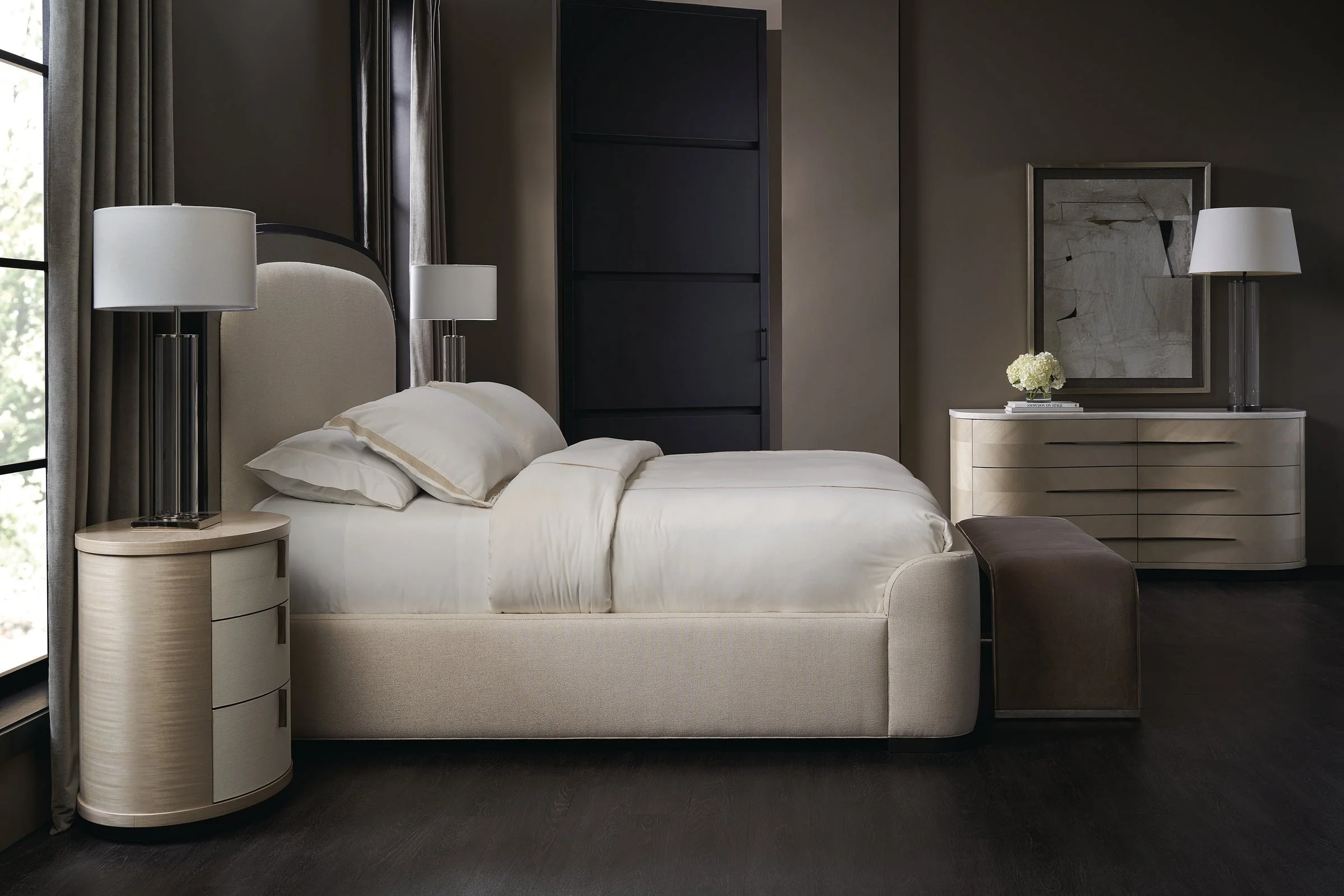 Caracole Classic Traverse Bench - Image 3