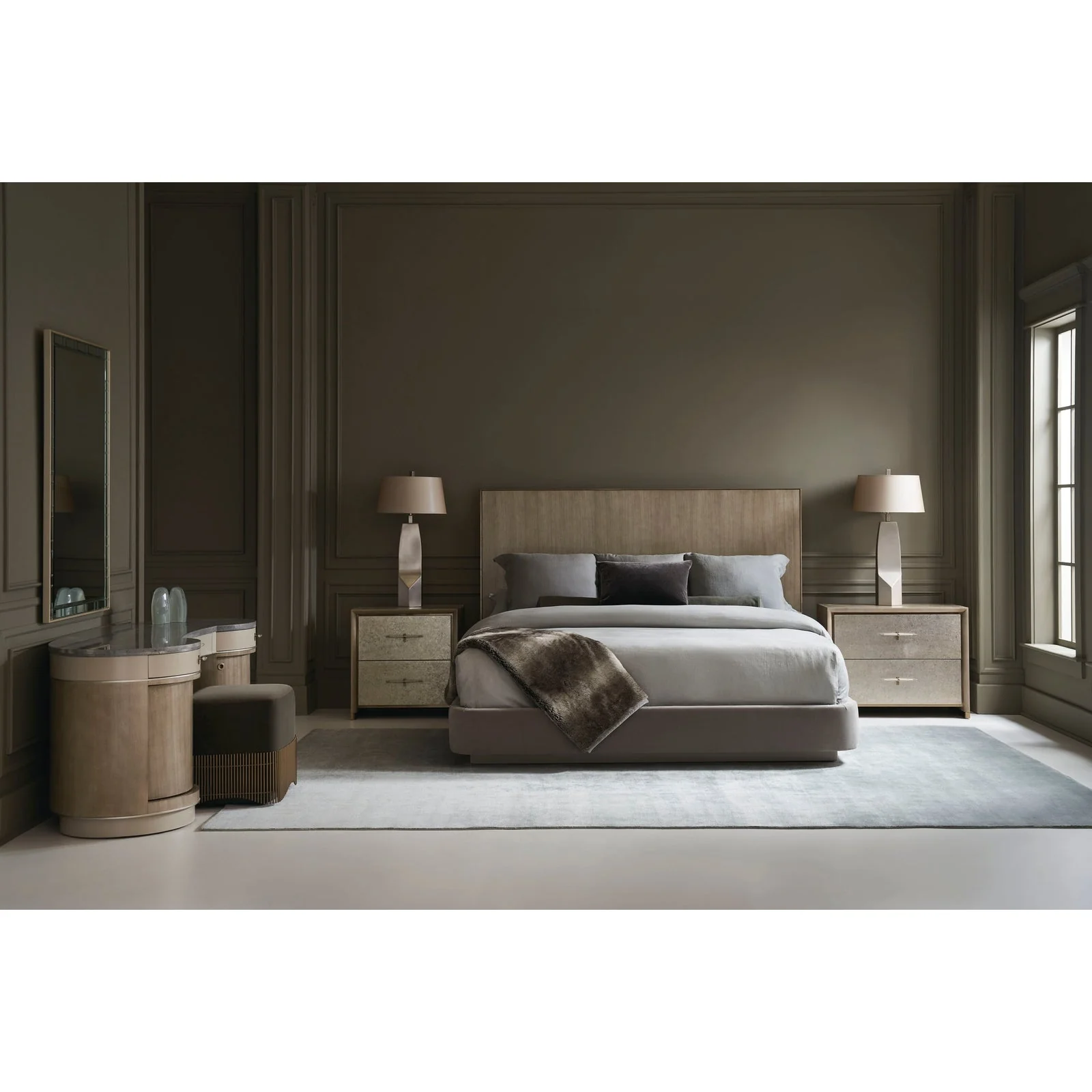 Caracole Classic Vanity Fair Desk - Image 4