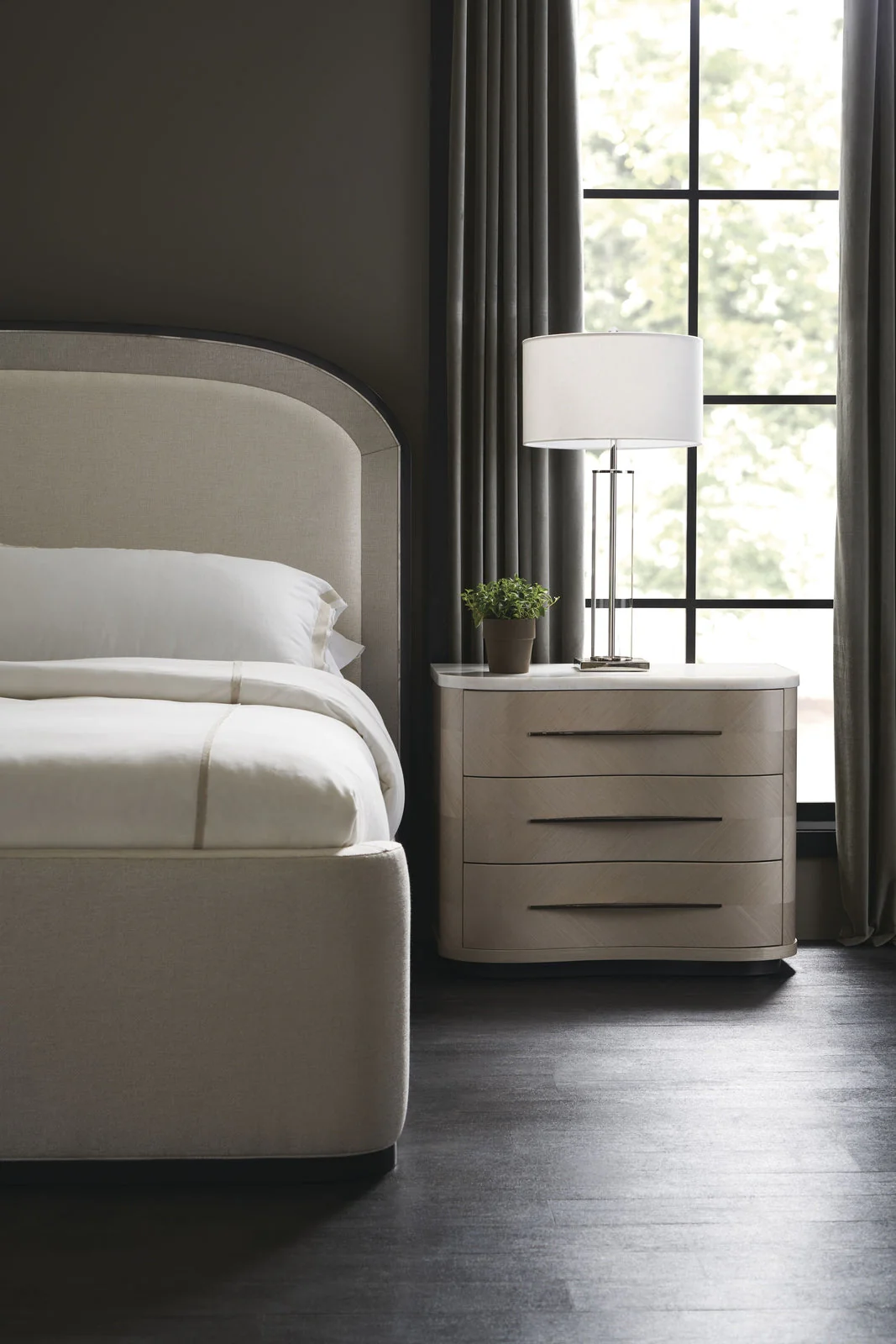 Caracole Classic Wanderlust Bed - Image 4