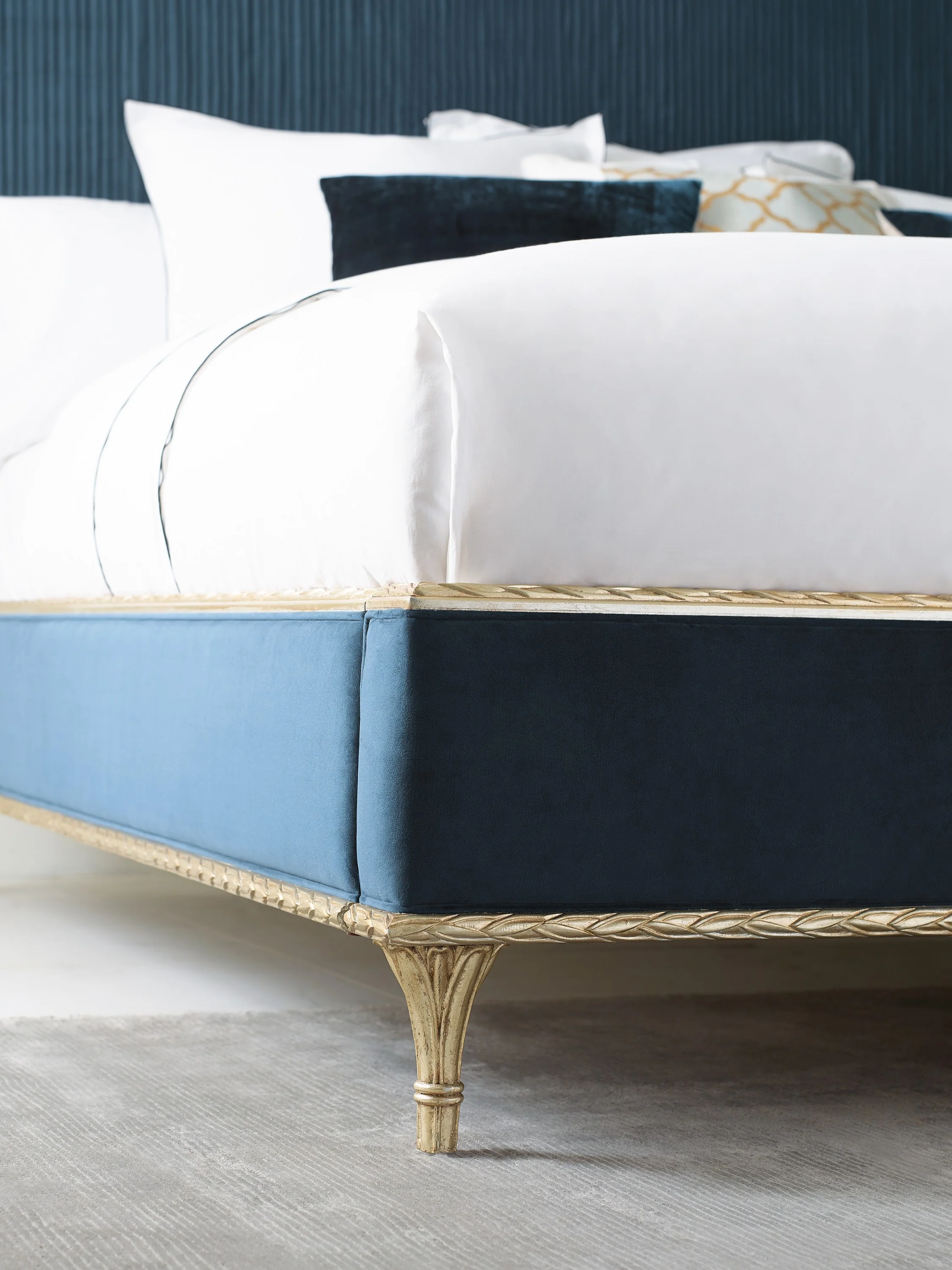Caracole Fontainebleau Platform Bed - Image 15