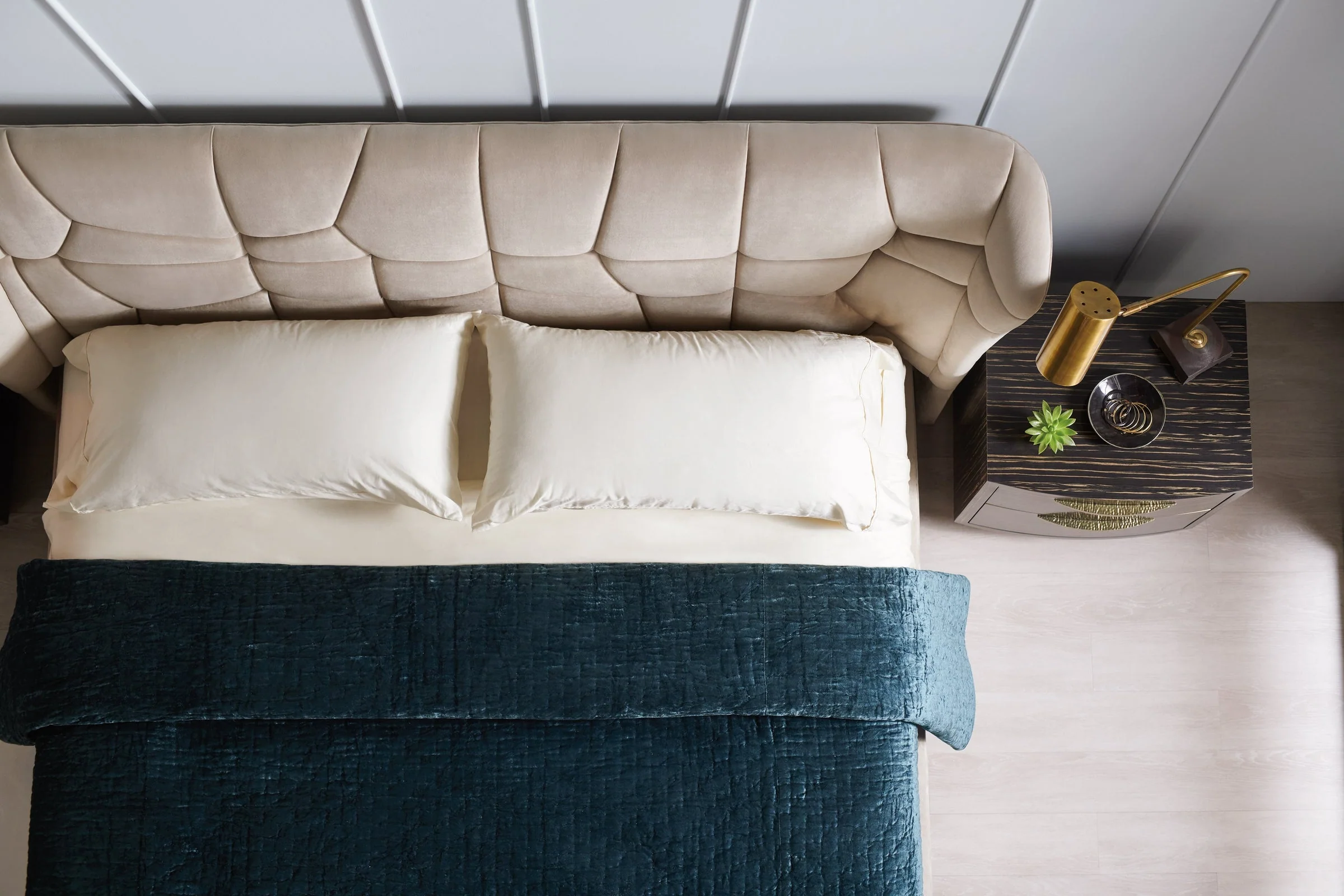Caracole Modern Edge Vector Upholstered Bed - Cal King Clearance - Image 5