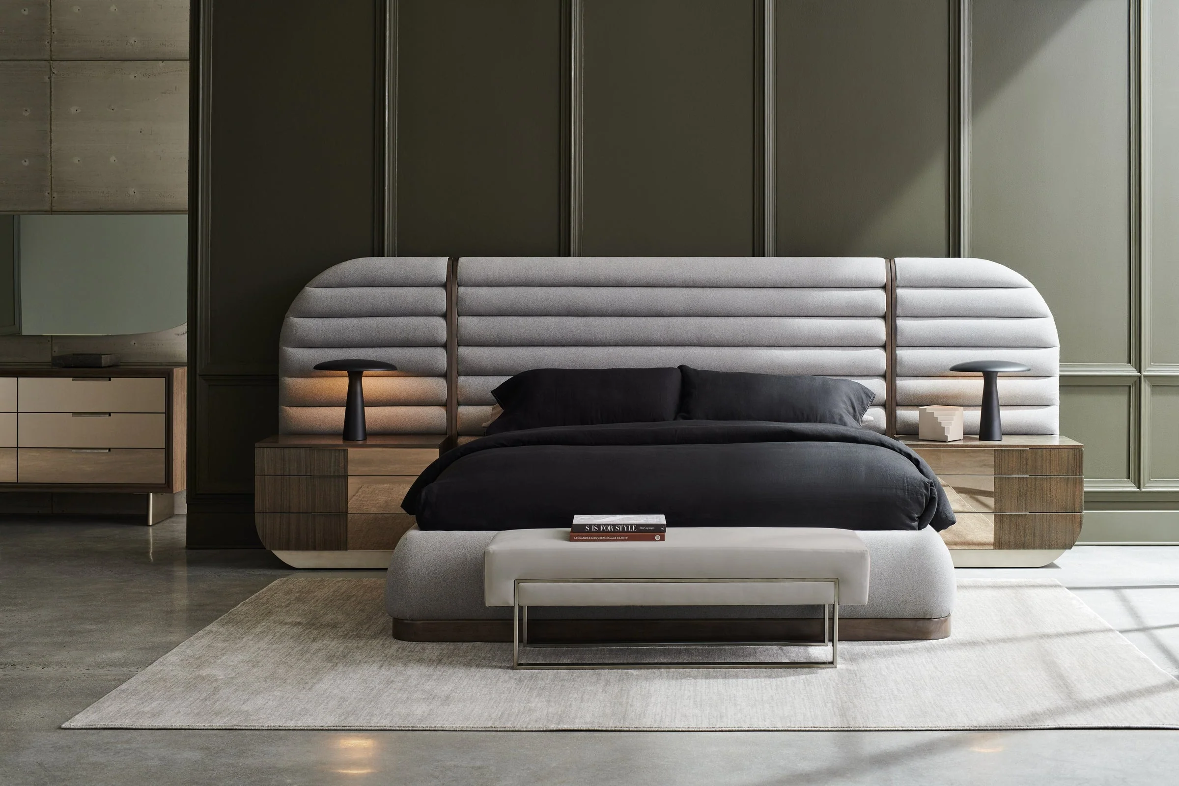 Caracole Modern La Moda Bench - Image 4