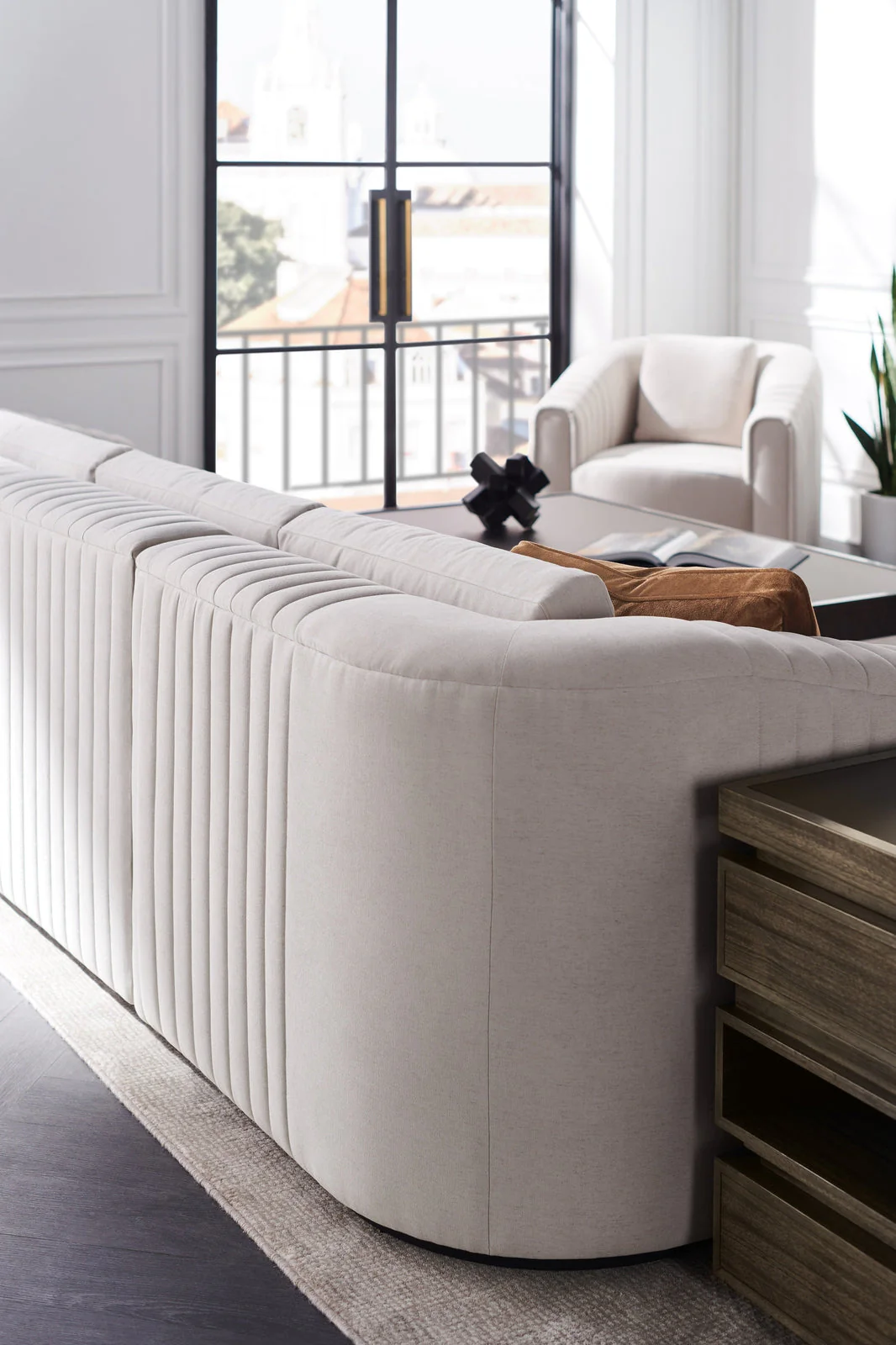 Caracole Modern La Moda End Table - Image 6