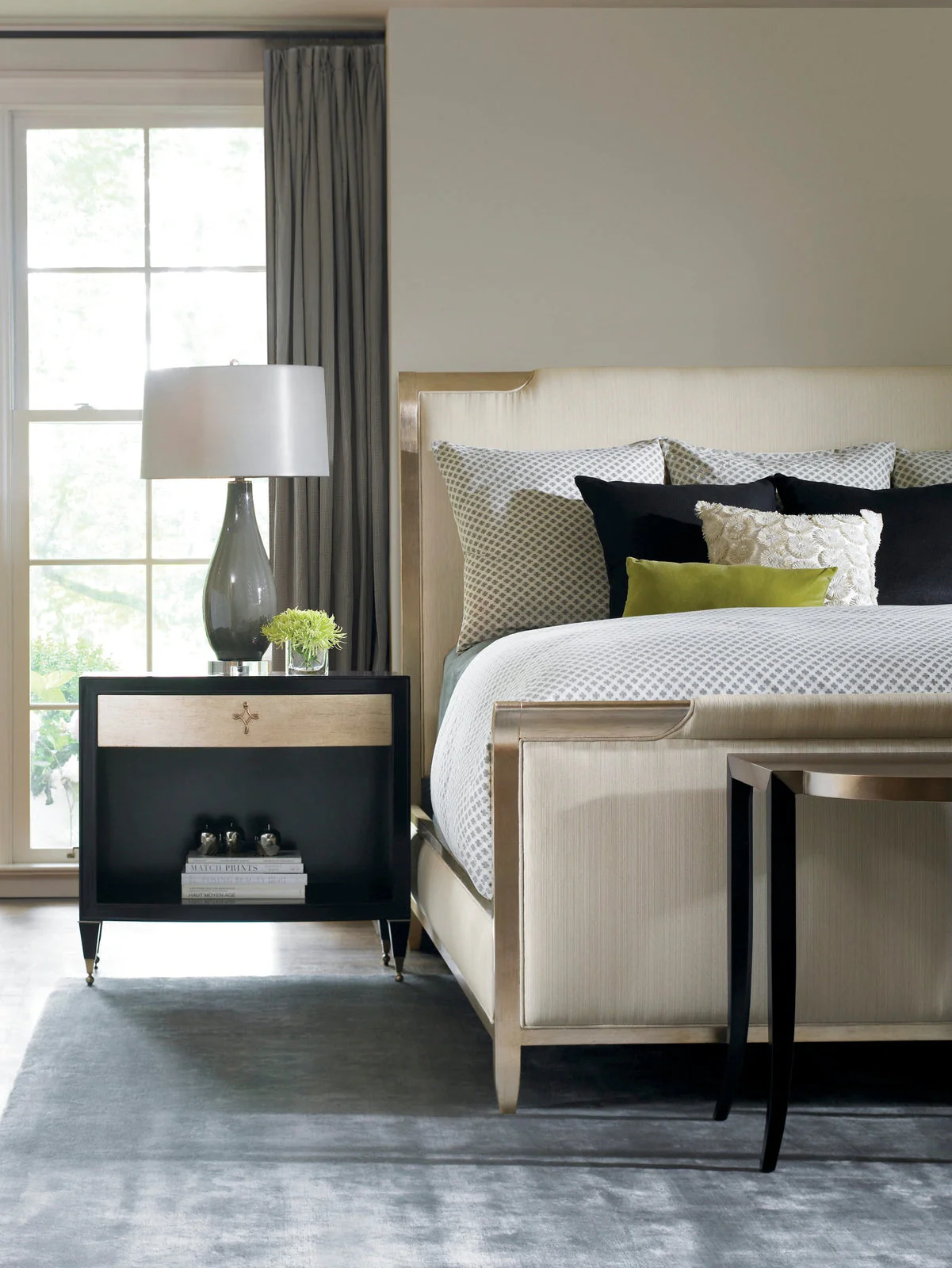 Caracole Nite in Shining Armor Bed - King Clearance - Image 4