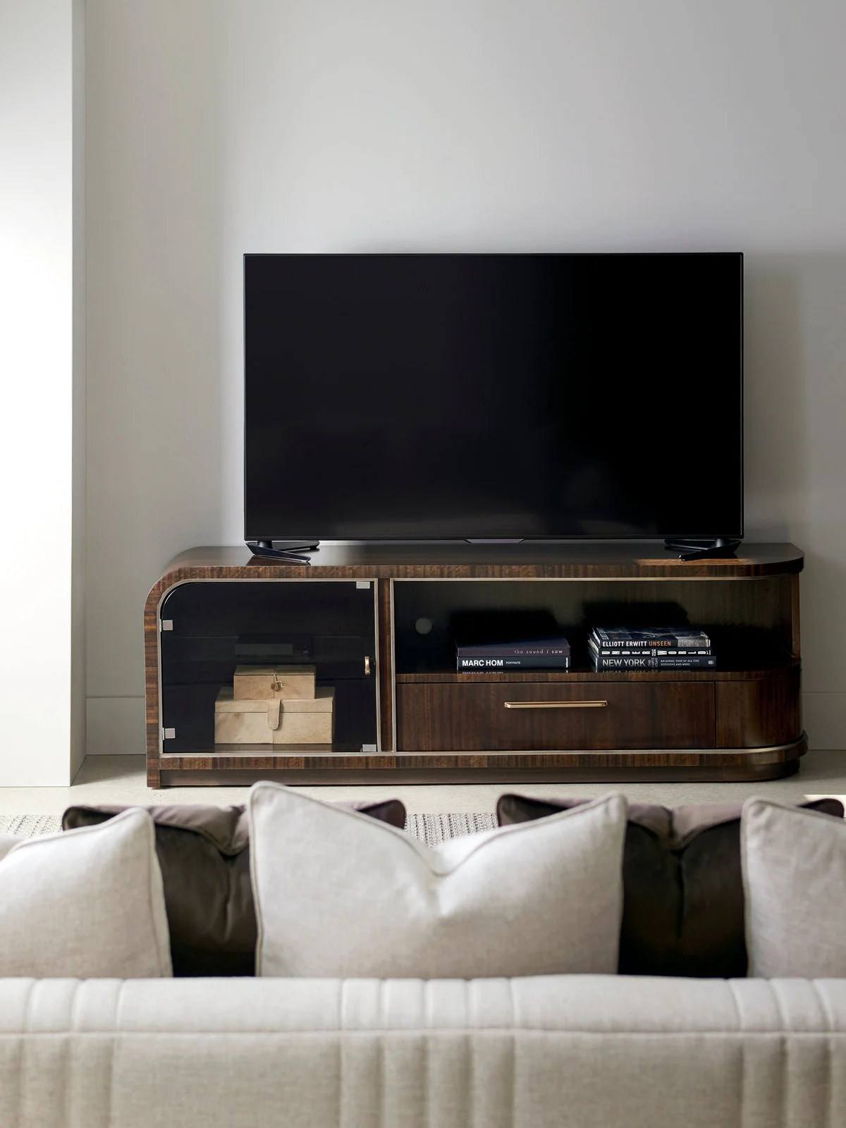 Caracole Streamline Moderne Sofa Clearance - Image 5