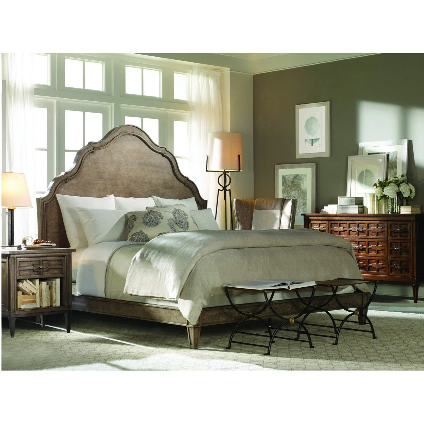 Century Furniture Casa Bela Carved Bed - Image 5