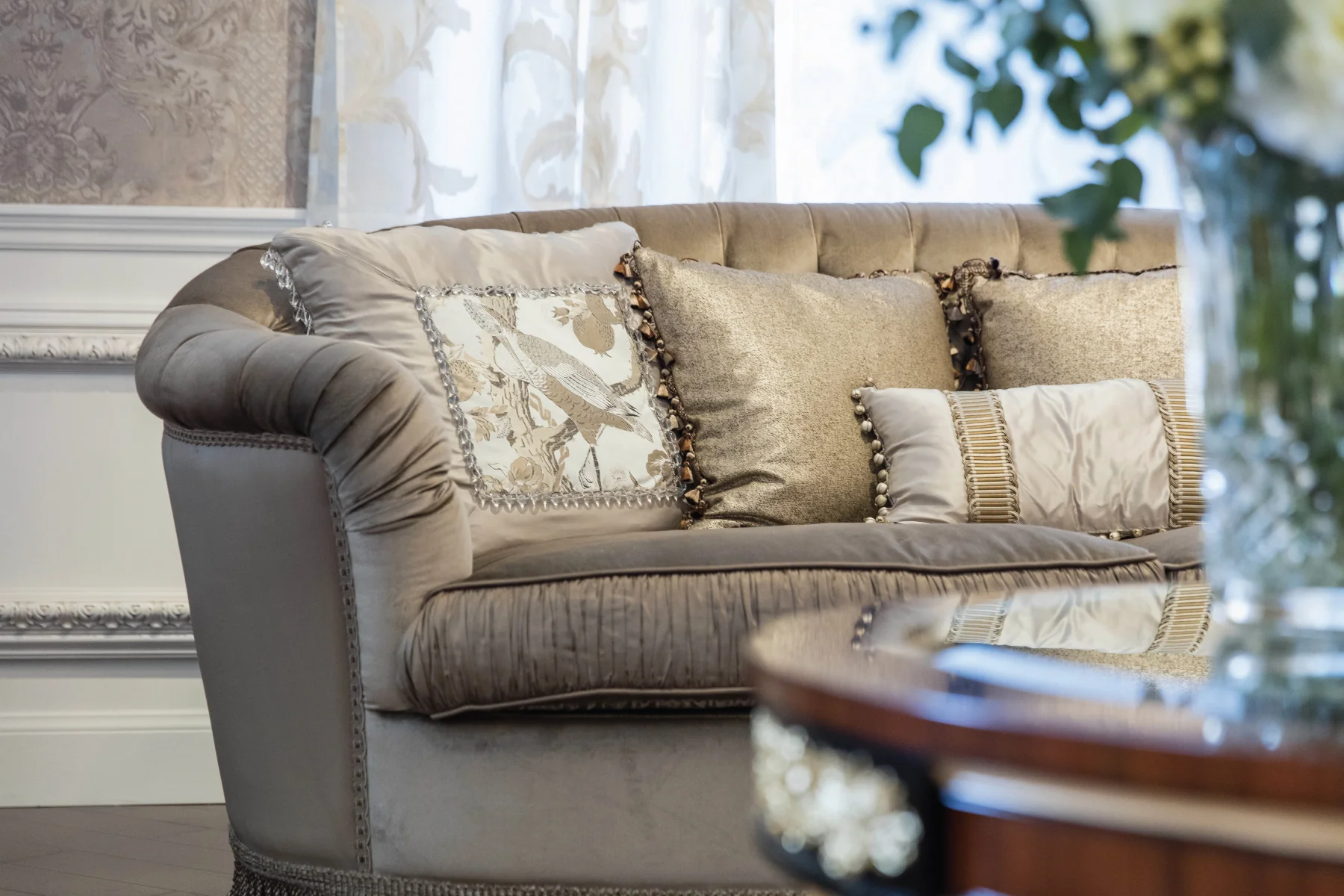 Classico Sofa - Image 4