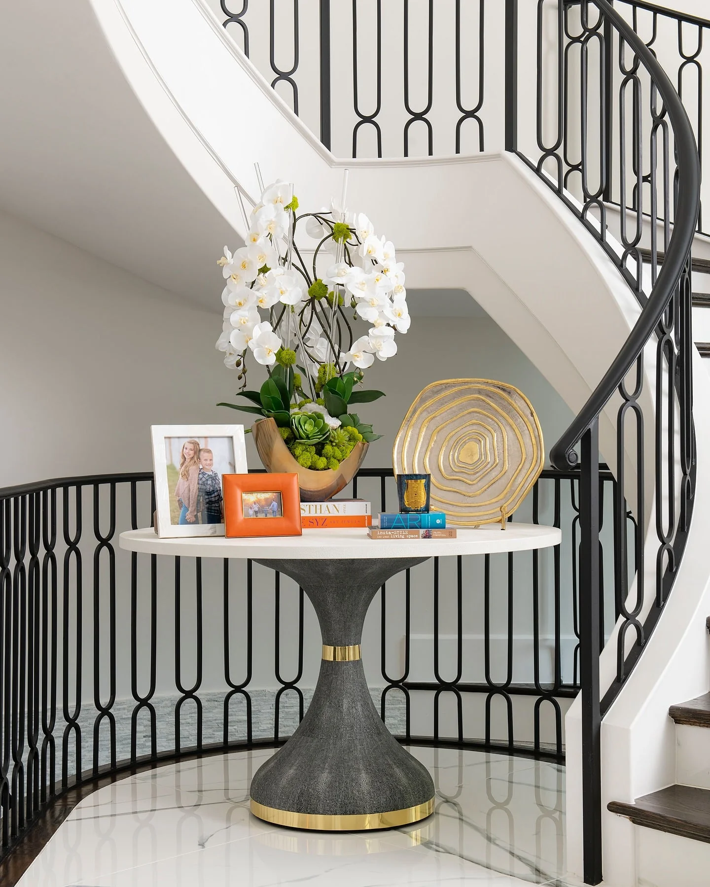 Elis Dining Table - Image 2