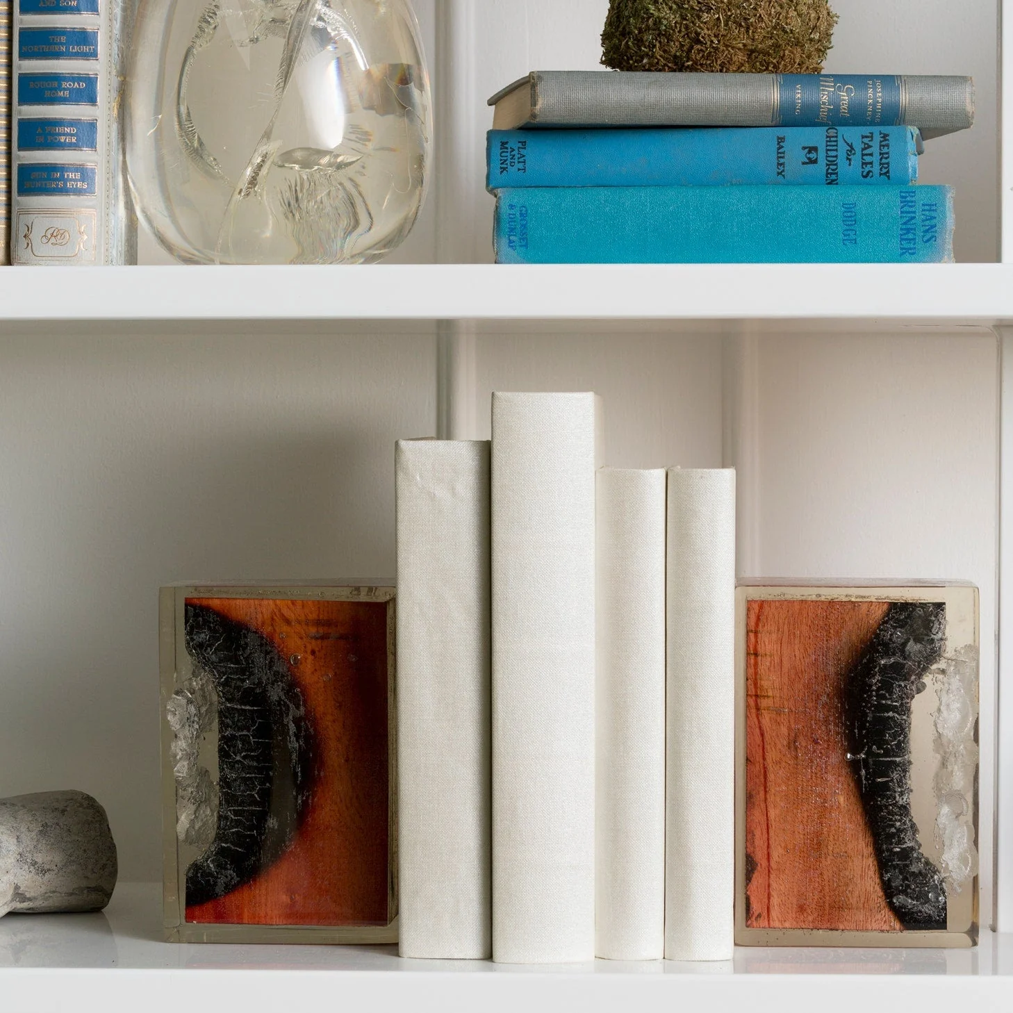 Eskor Wood & Resin Bookend Set - Image 2