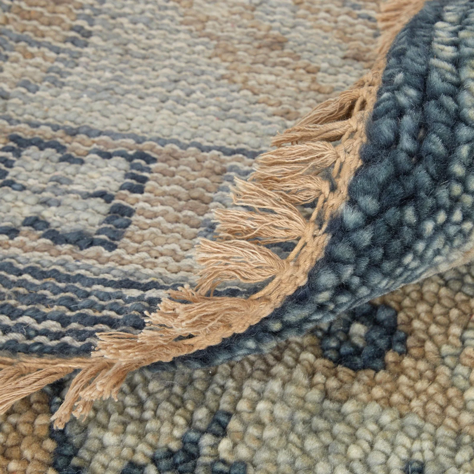 Feizy Fillmore 6943F Traditional Diamond Rug in Blue/Ivory - Image 4