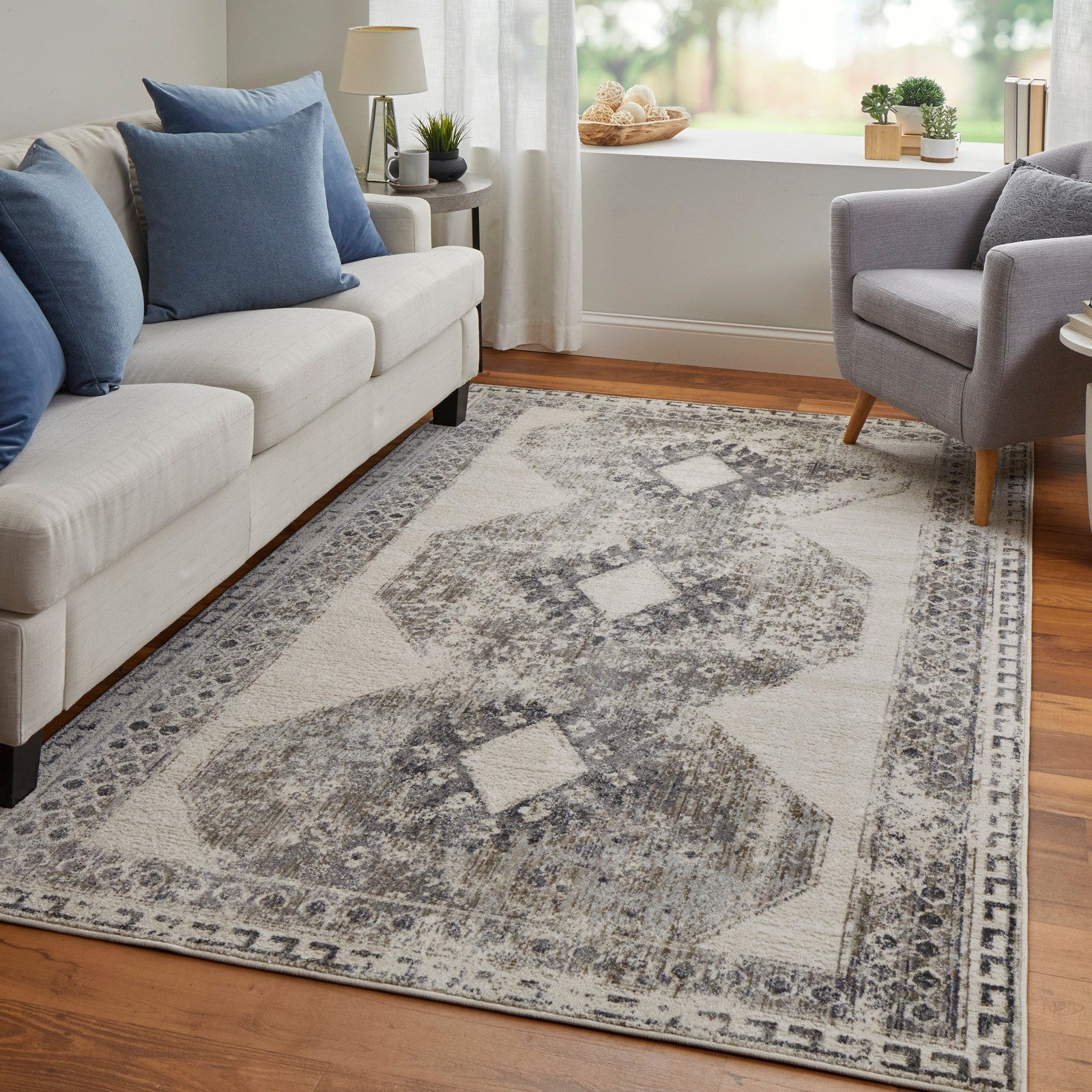 Feizy Kano 39LJF Transitional Distressed Rug in Ivory/Taupe/Gray - Image 3