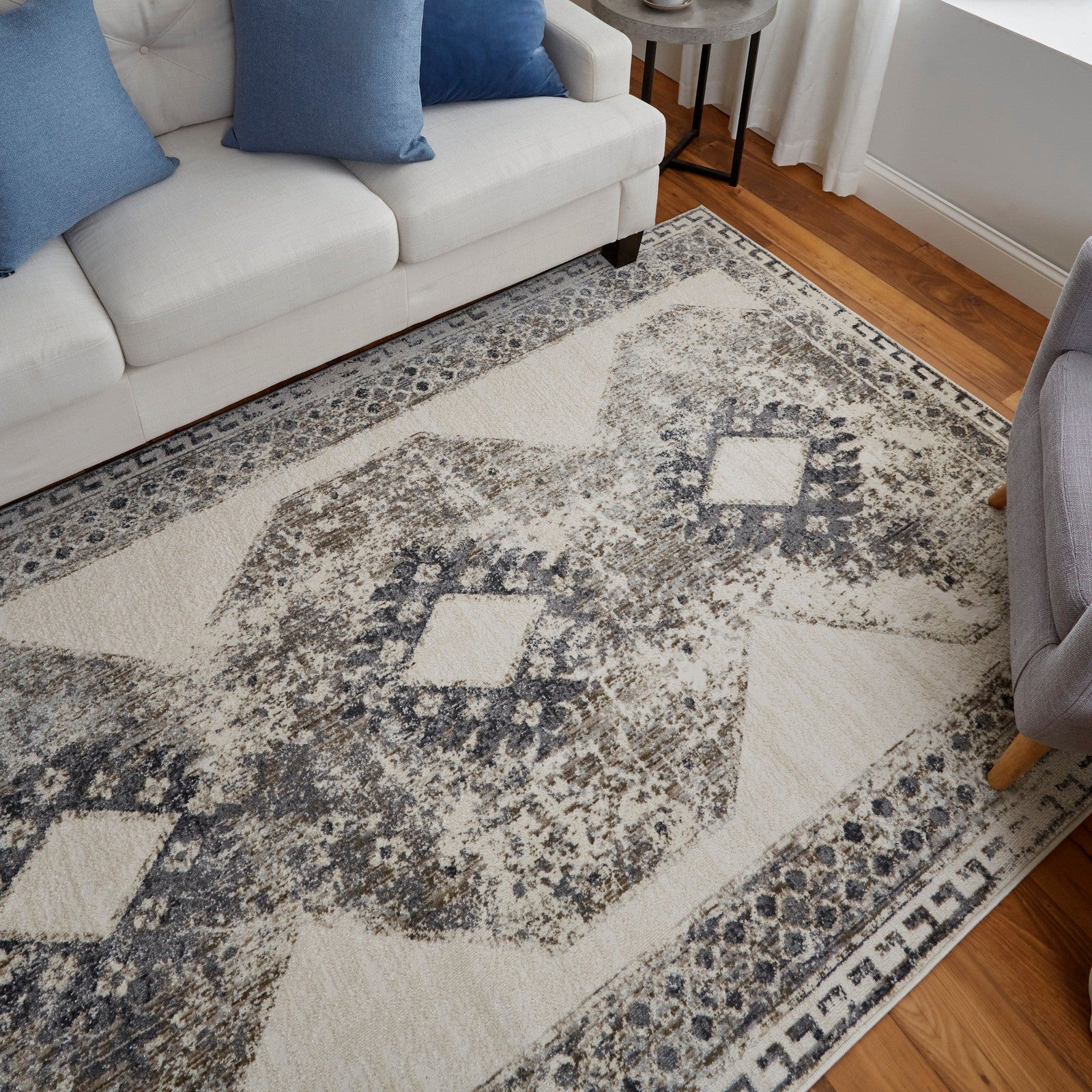 Feizy Kano 39LJF Transitional Distressed Rug in Ivory/Taupe/Gray - Image 4