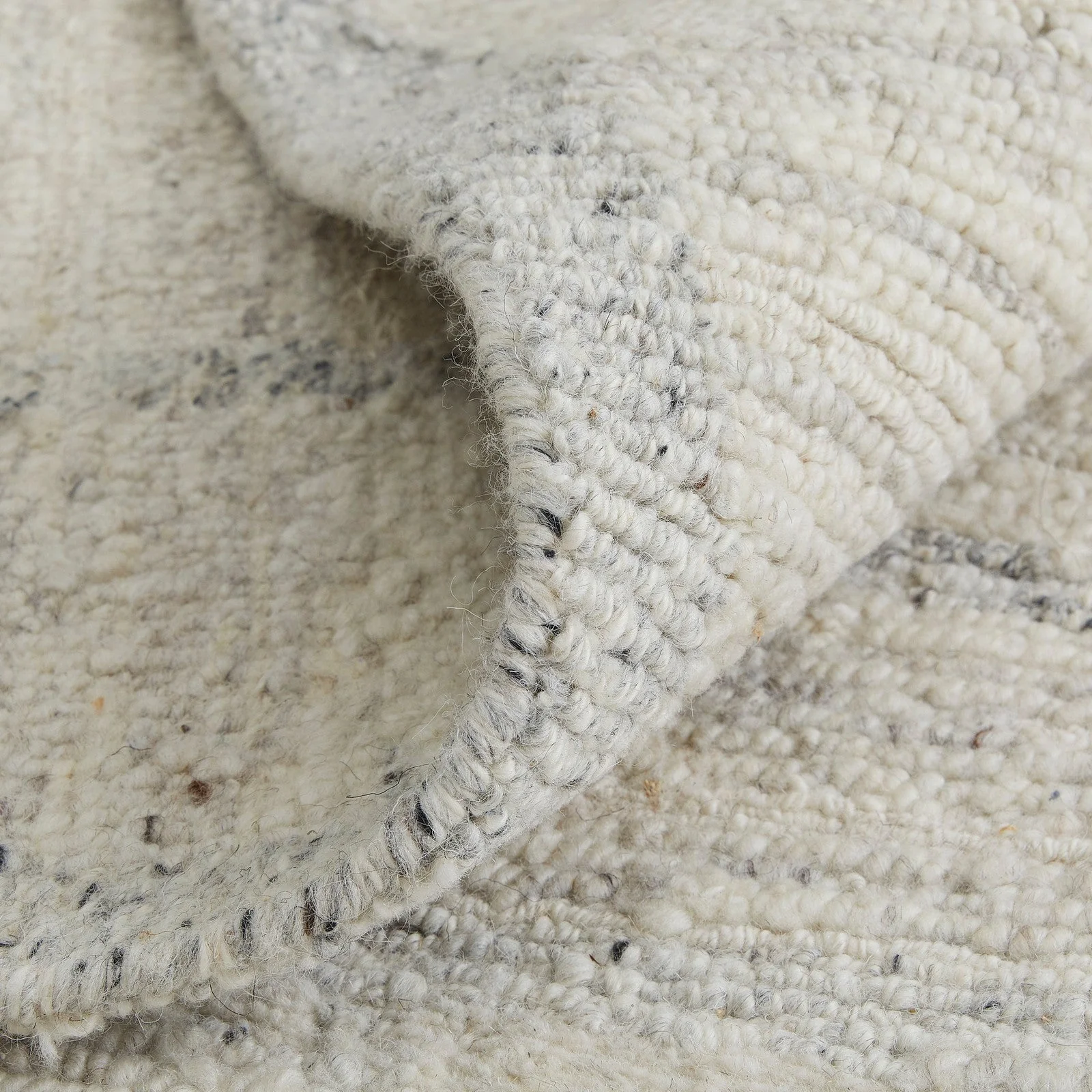 Feizy Navaro 8913F Modern Distressed Rug in Ivory/Gray/Blue - Image 4