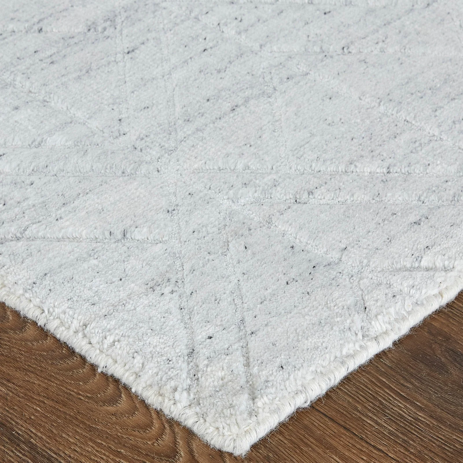 Feizy Redford 8847F Transitional Solid in White/Silver - Image 4