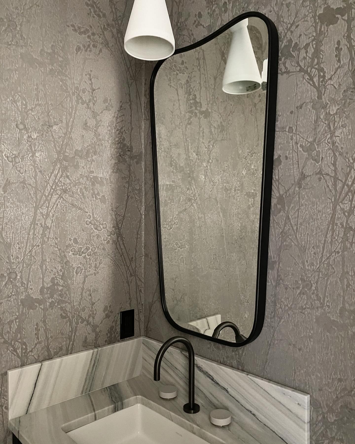 Gage Mirror - Image 18