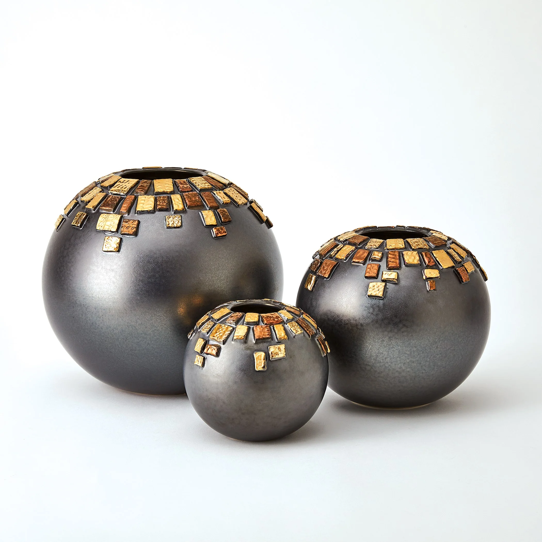 Global Views Array Vase Black Reactive - Image 4