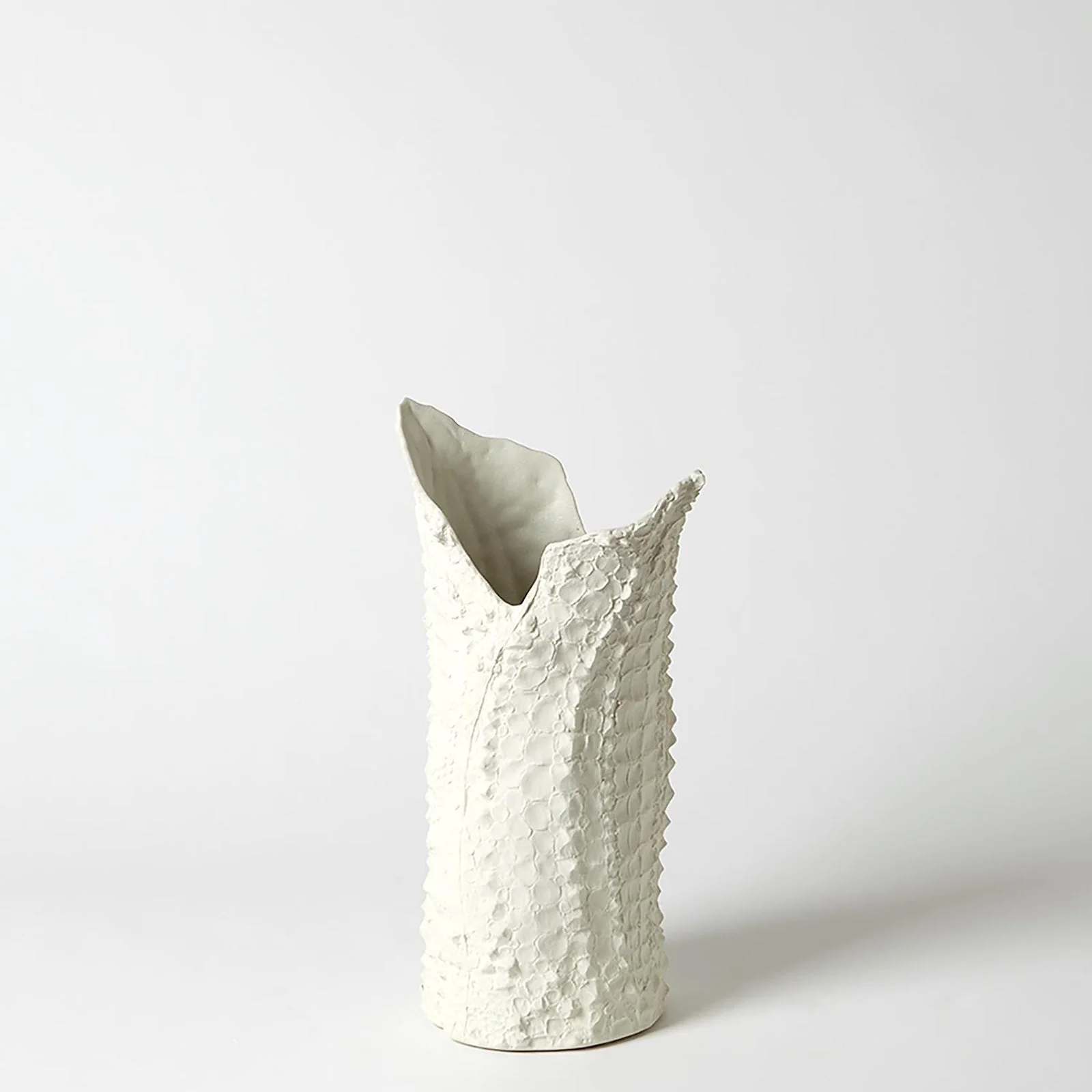 Global Views Crocodile Vase Matte White - Image 2