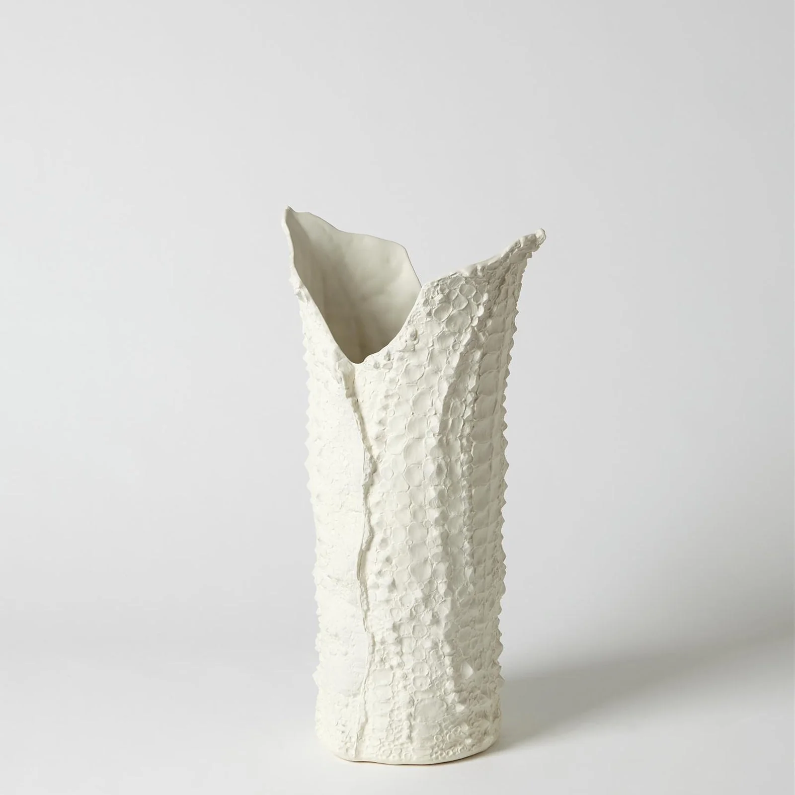 Global Views Crocodile Vase Matte White - Image 3