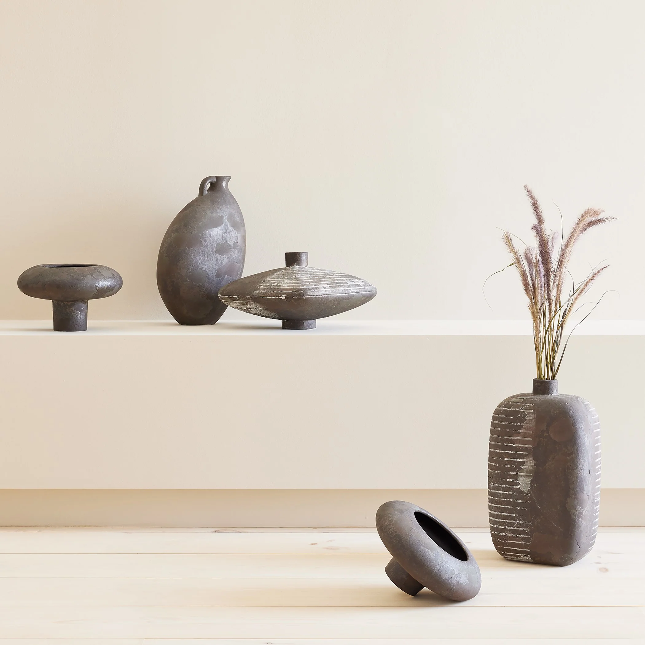 Global Views Diviners Vessel Soot - Image 8