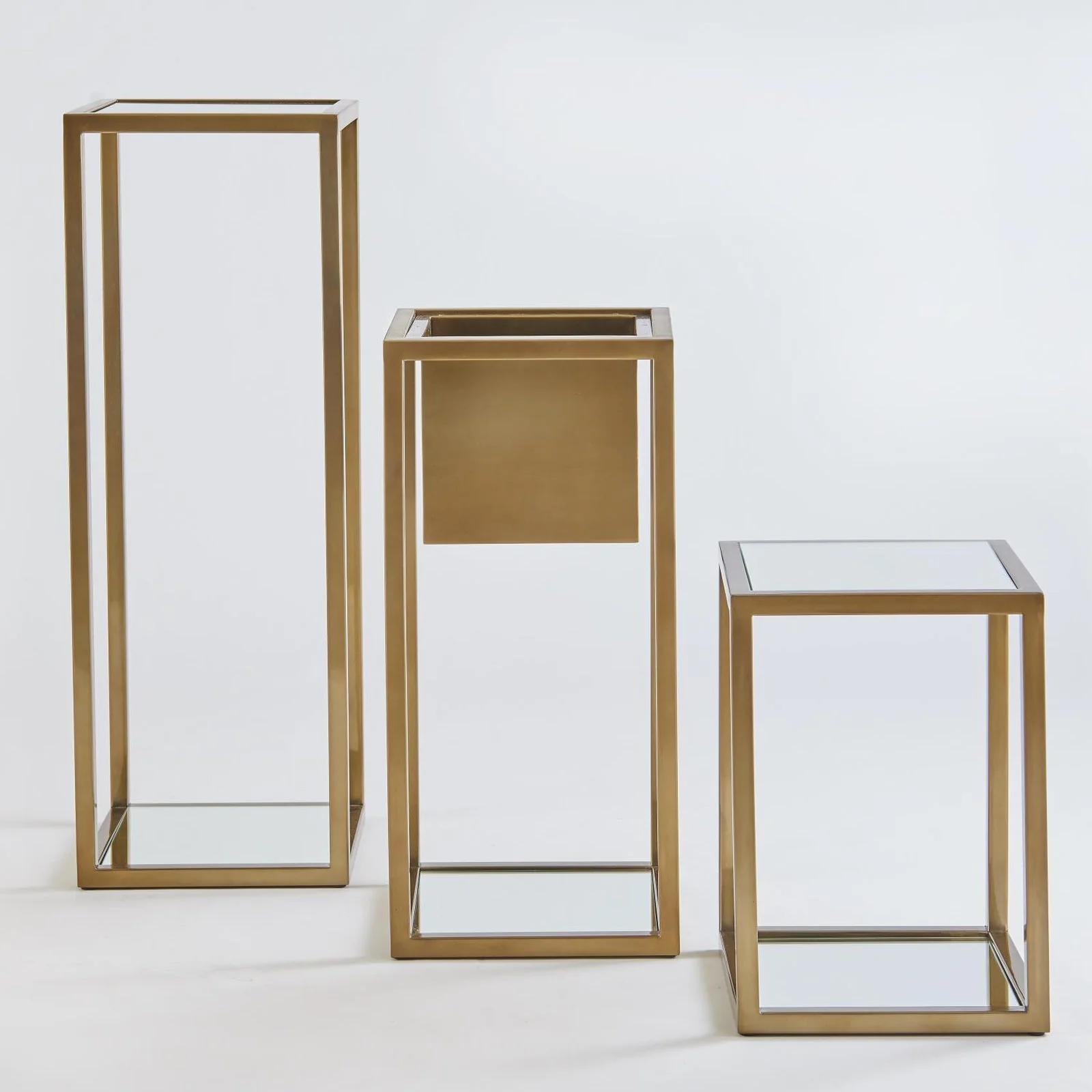 Global Views Escher Pedestal/Planter