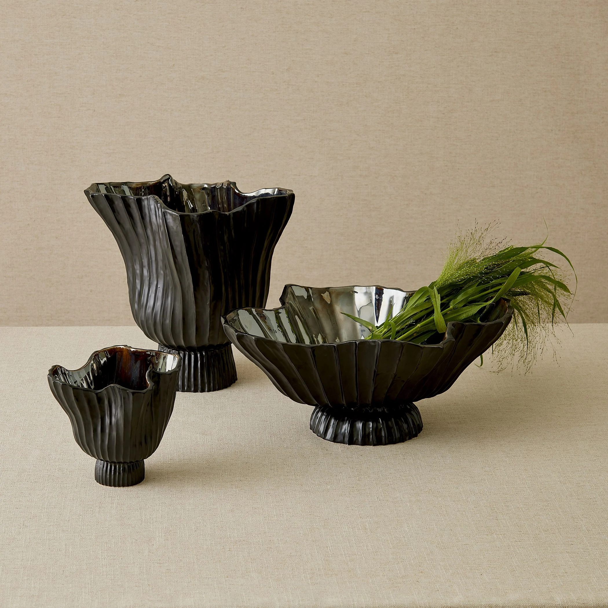 Global Views Folha Footed Vase - Image 5