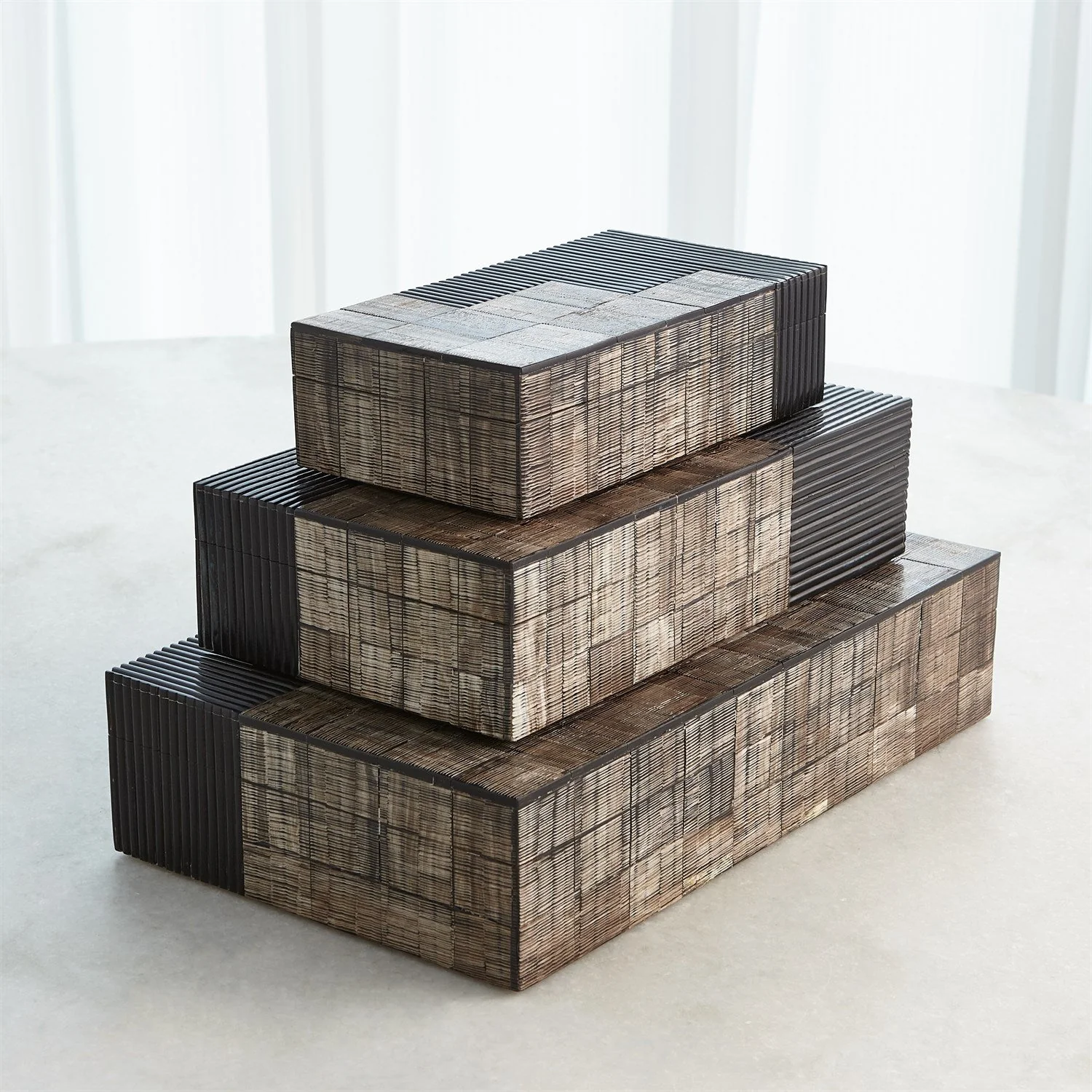 Global Views Gilles Ribbed Horn/Resin Box - Image 2