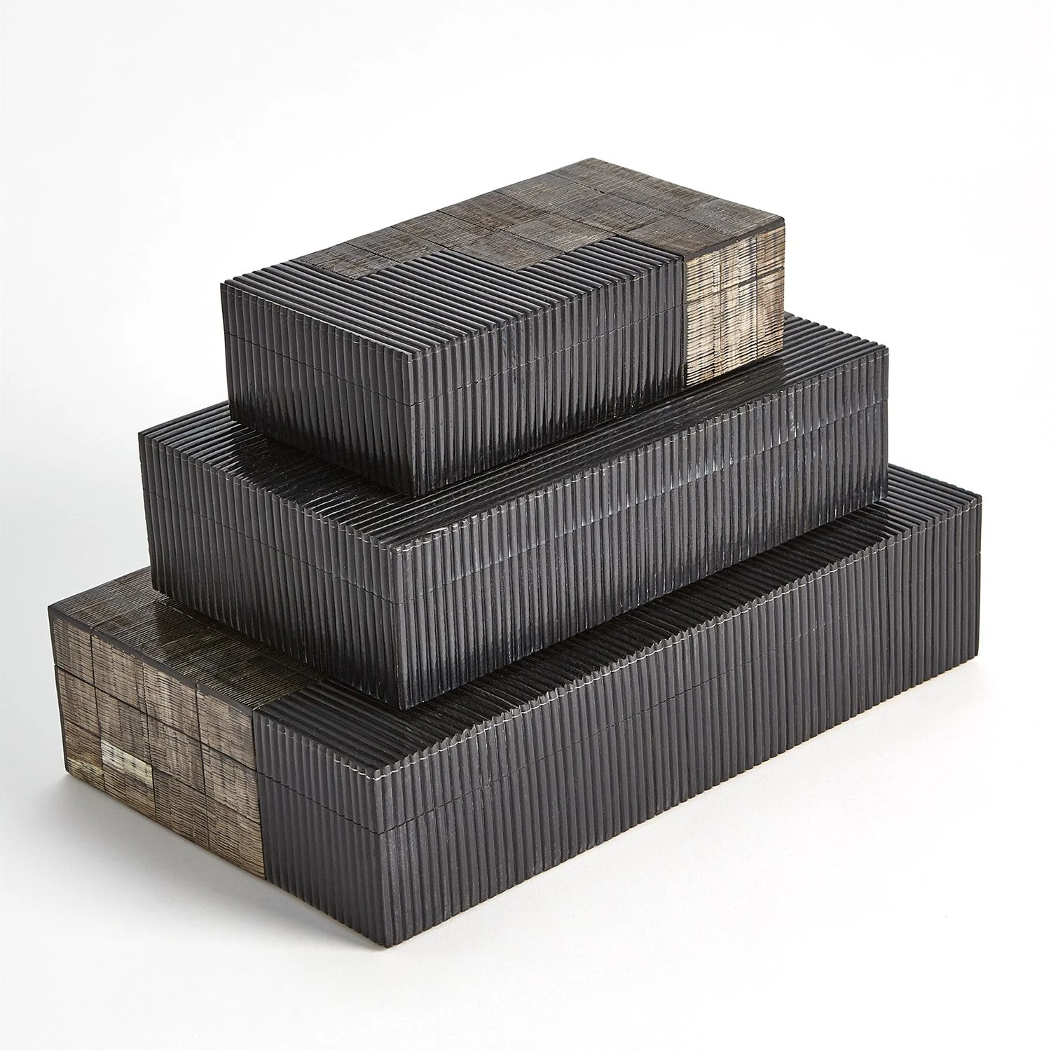 Global Views Gilles Ribbed Horn/Resin Box - Image 3