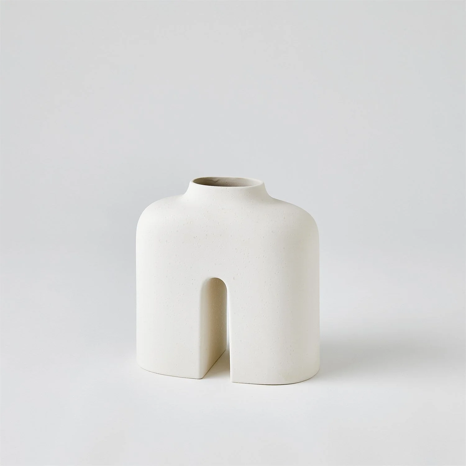 Global Views Guardian Vase - White Cream - Image 11