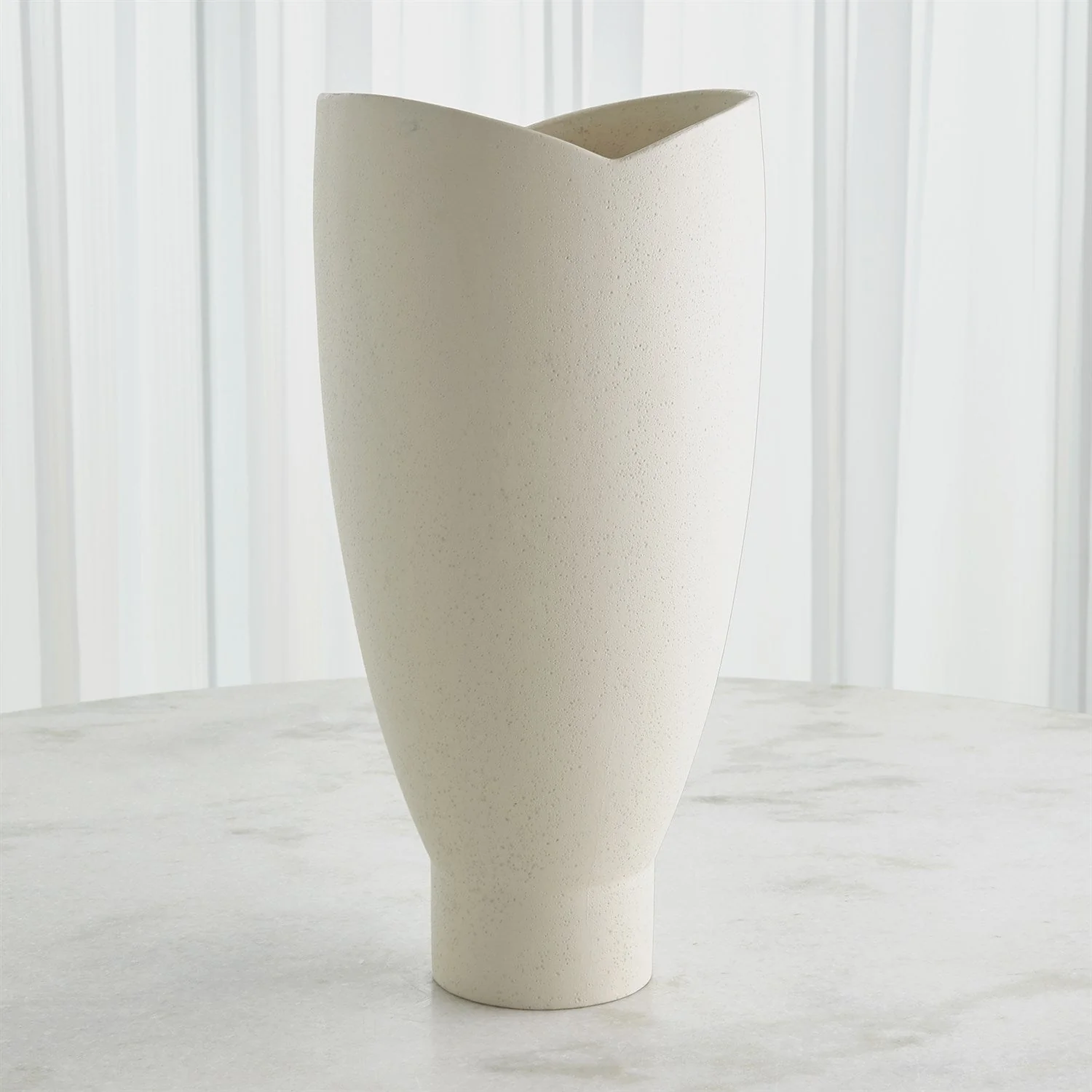 Global Views Leonard Vase - Image 4