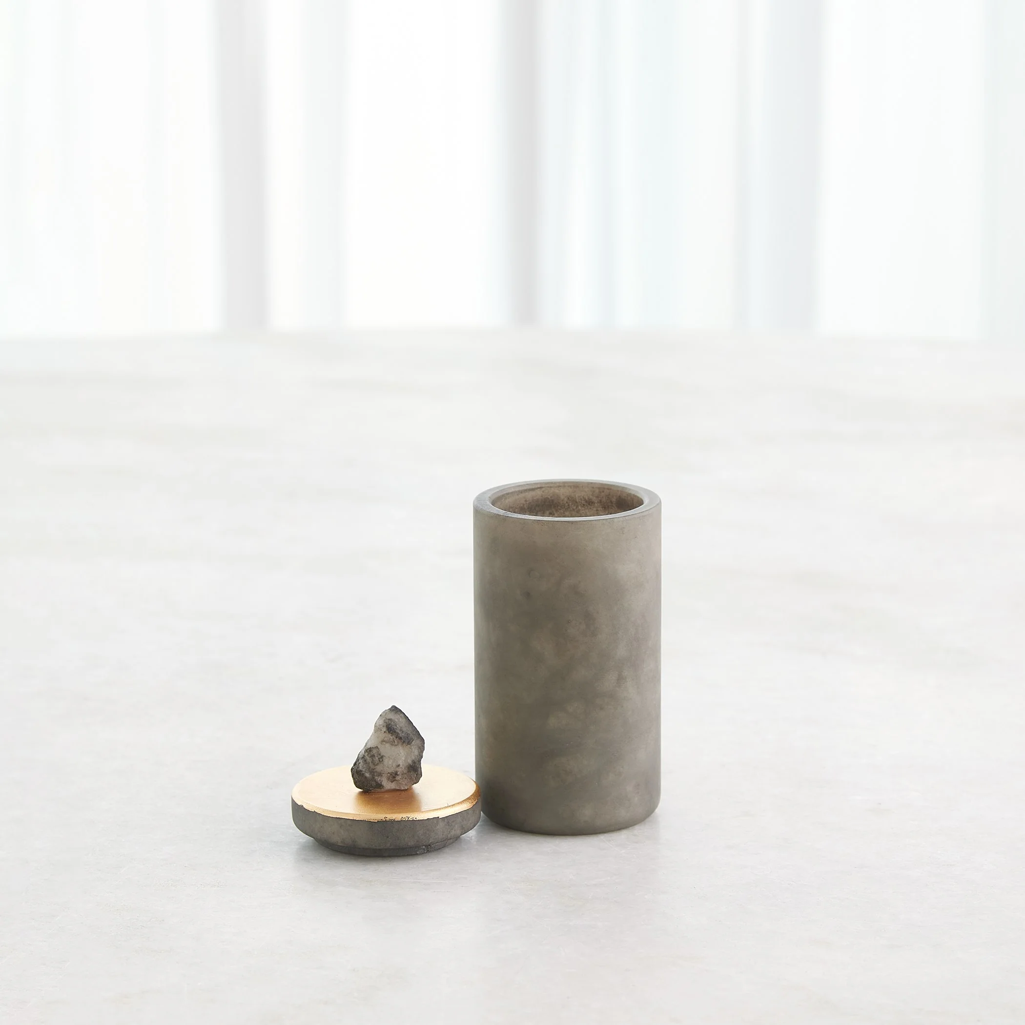 Global Views Quarry Jar Grey/Gold Leaf - Image 5