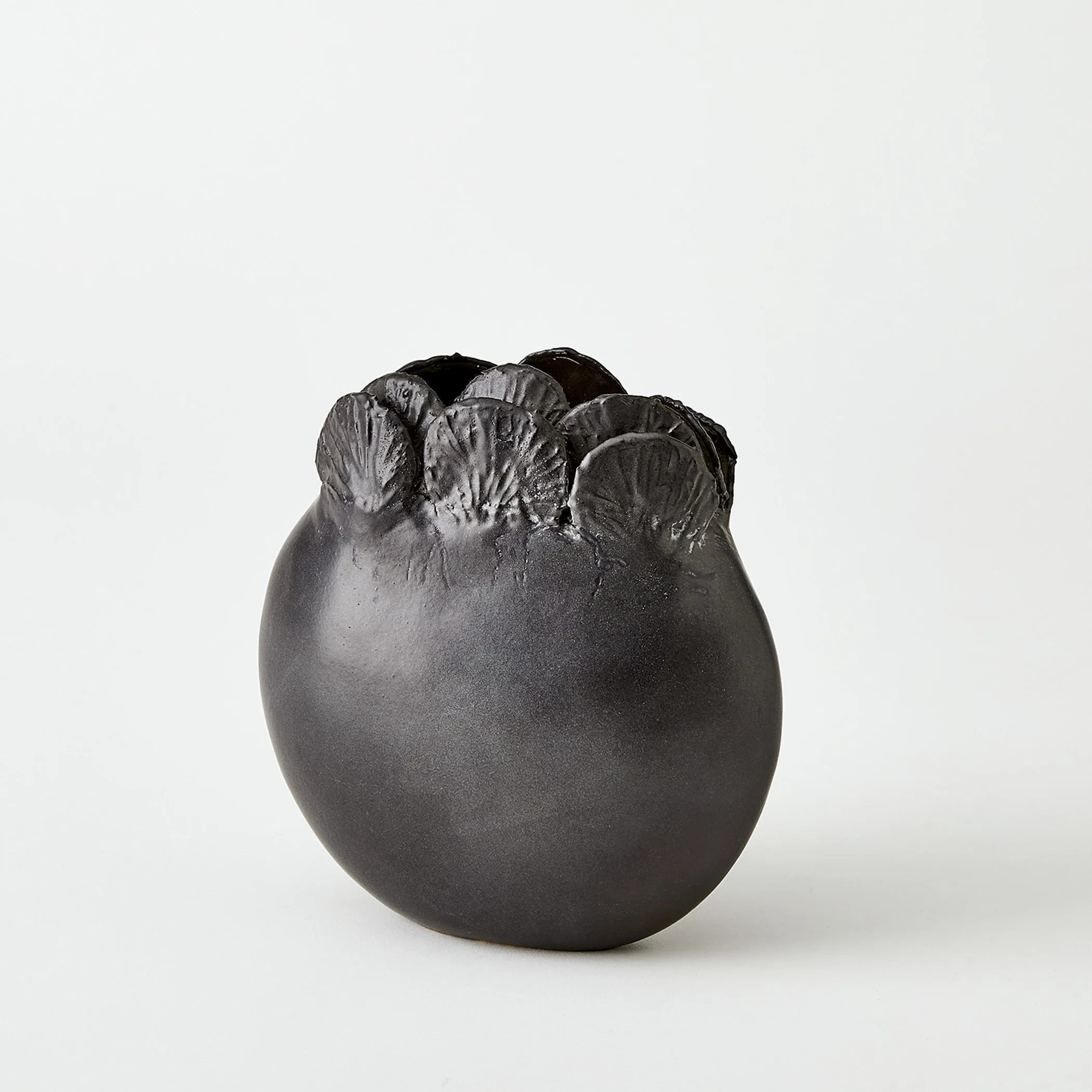 Global Views Sand Dollar Vase Black