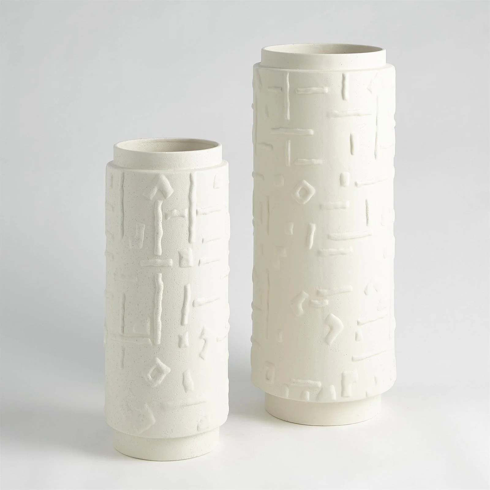 Global Views Sankuru Vase-Rustic White - Image 3
