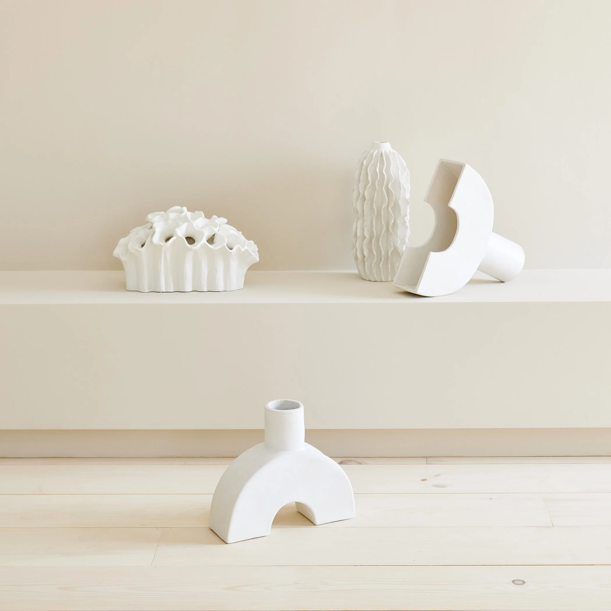 Global Views Sea Ribbons Vase Matte White - Image 5