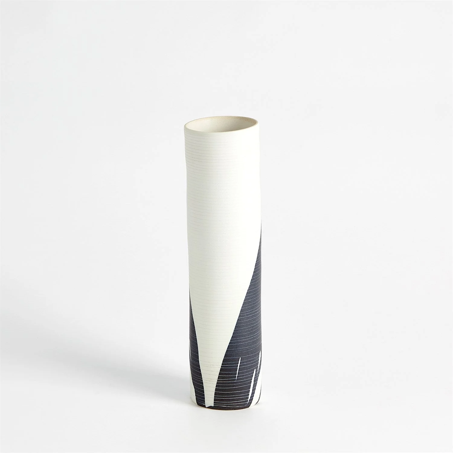 Global Views Splatter Vase - Ink - Image 15