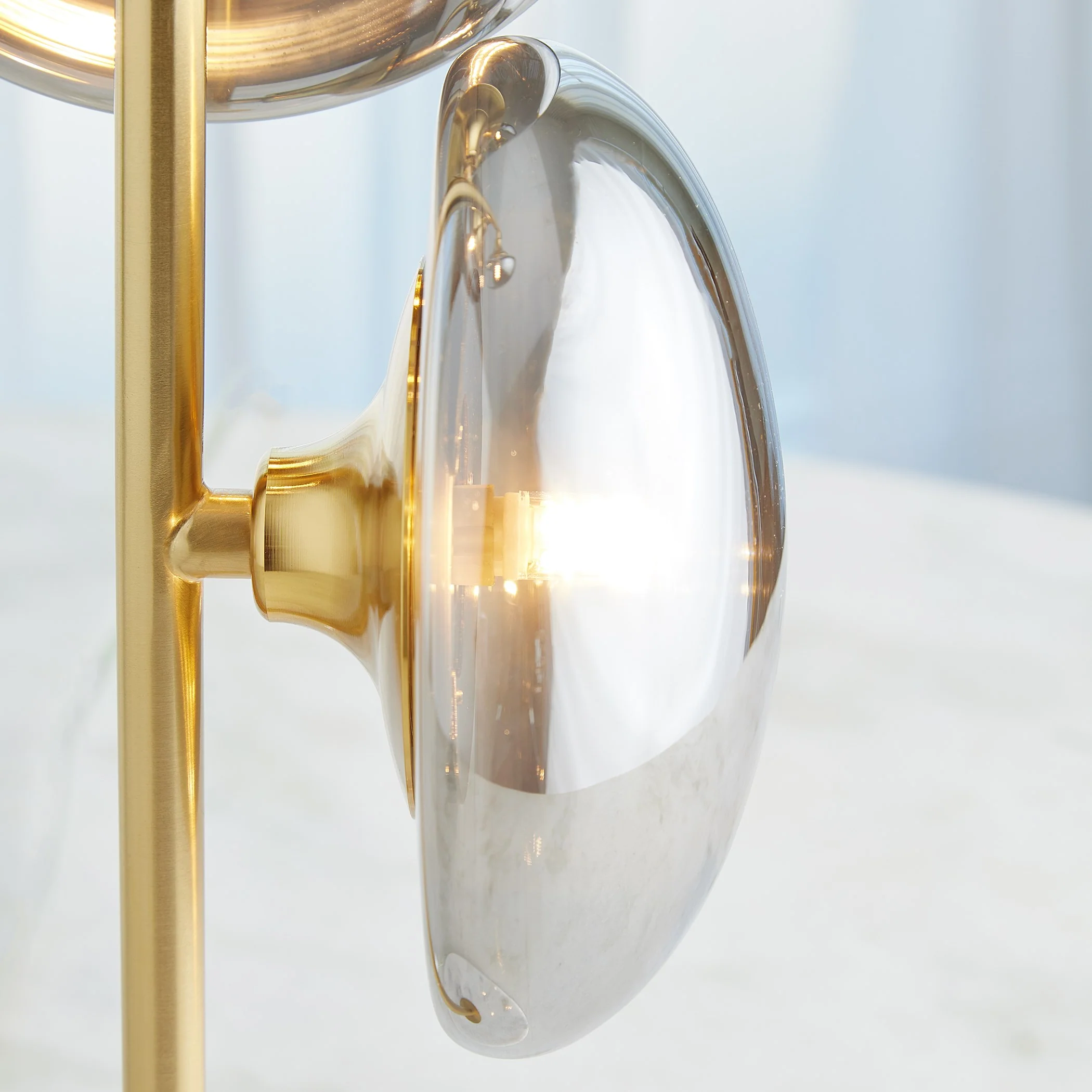 Global Views Stellar Table Lamp oke/Brass - Image 15