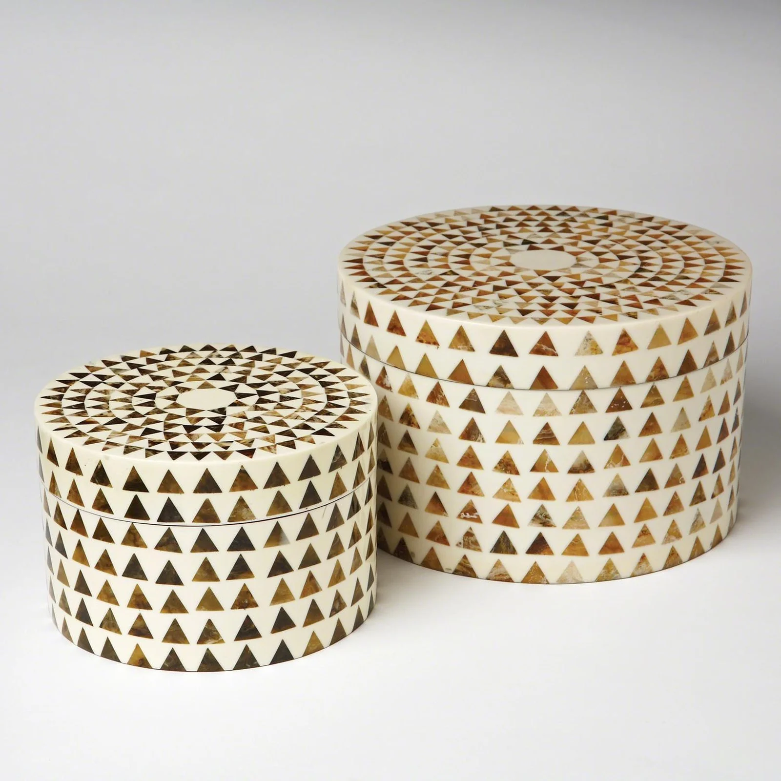 Global Views Triangle Stripe Box Round - Image 9