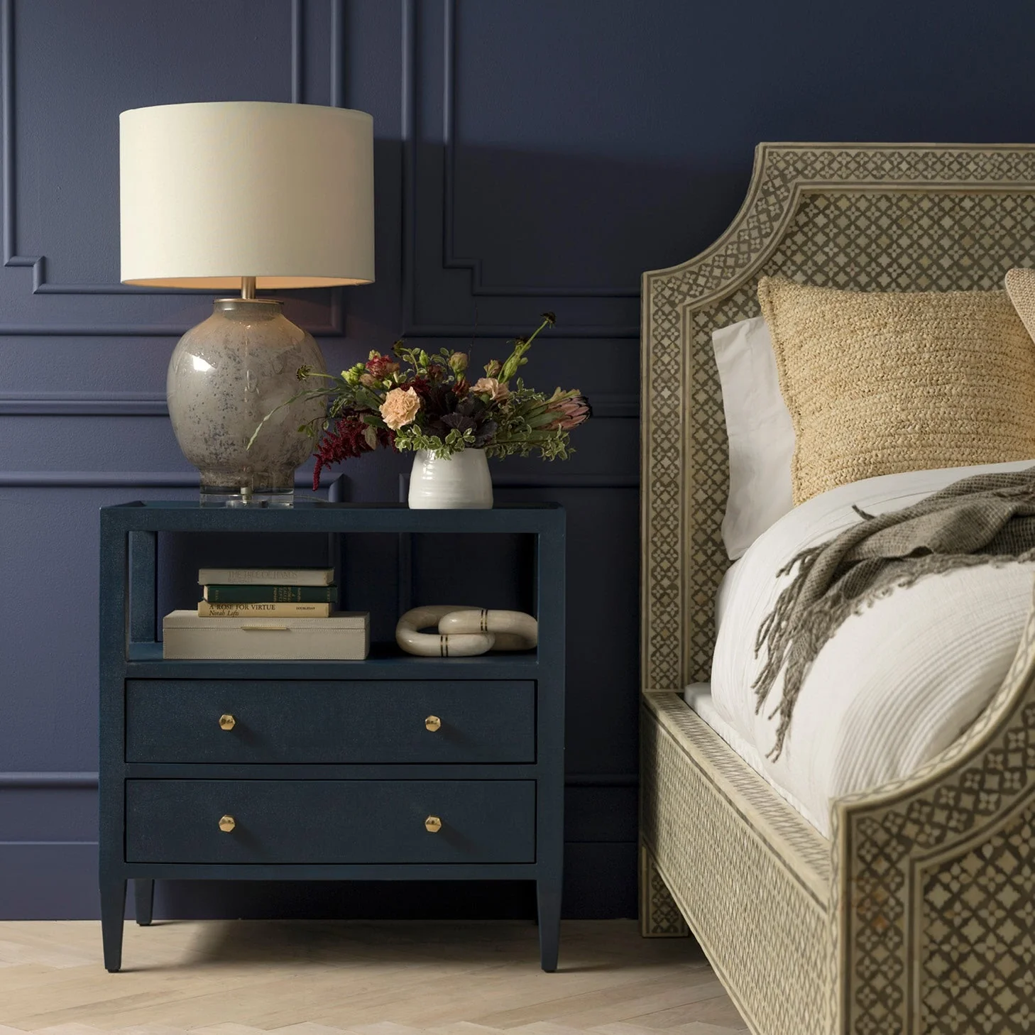 Gusta Table Lamp - Image 2