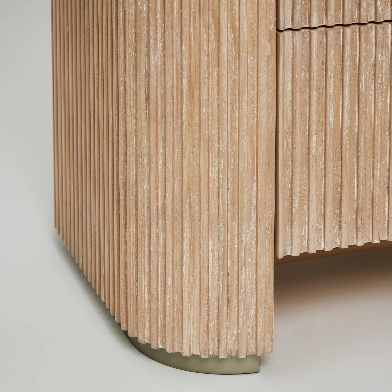 Interlude Morrison 6 Drawer Chest - Image 5