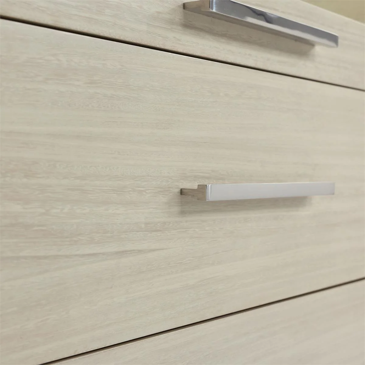 John Richard Beachside Nine-Drawer Dresser - Image 4