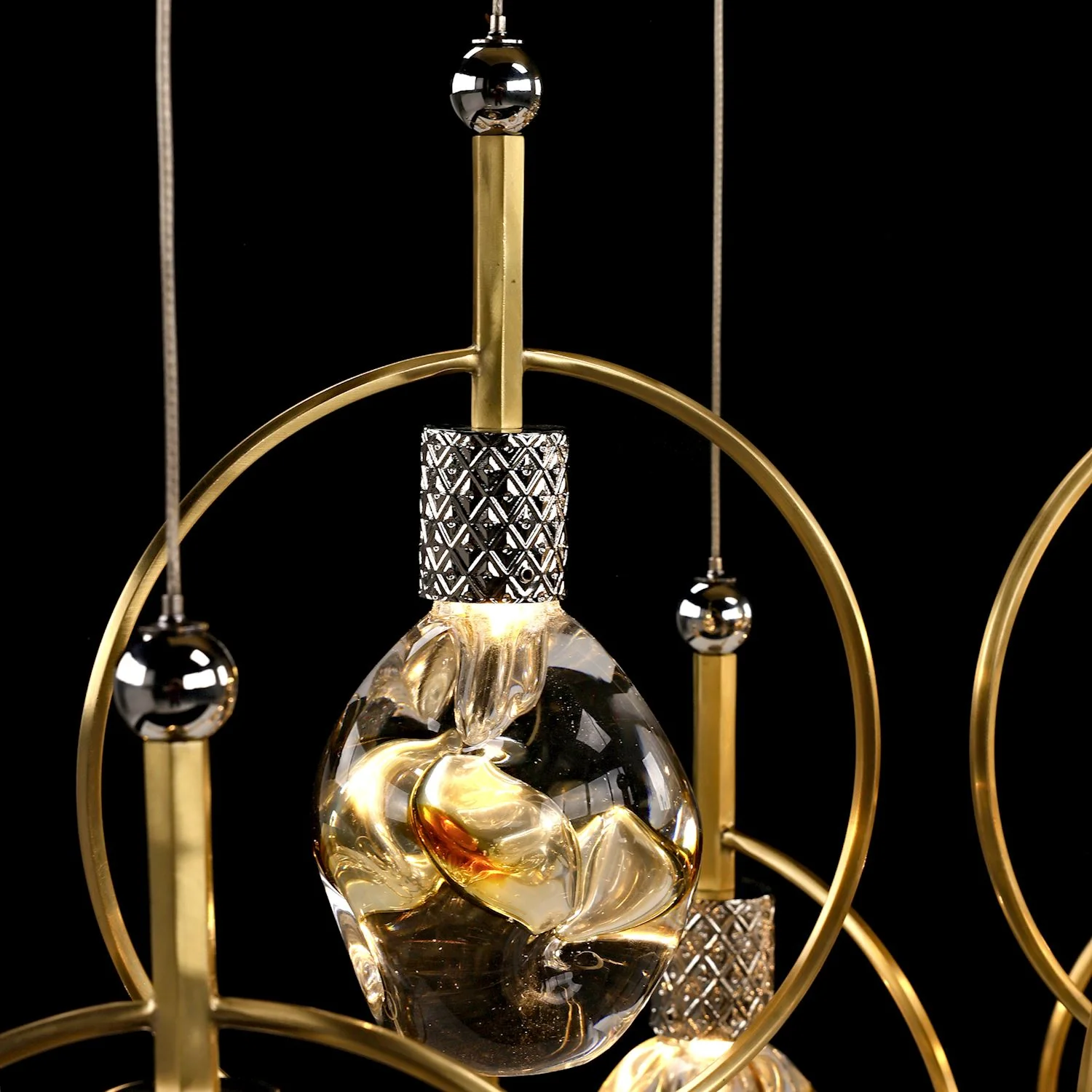John Richard Bergamo Fourteen-Light Horizontal Chandelier - Image 4